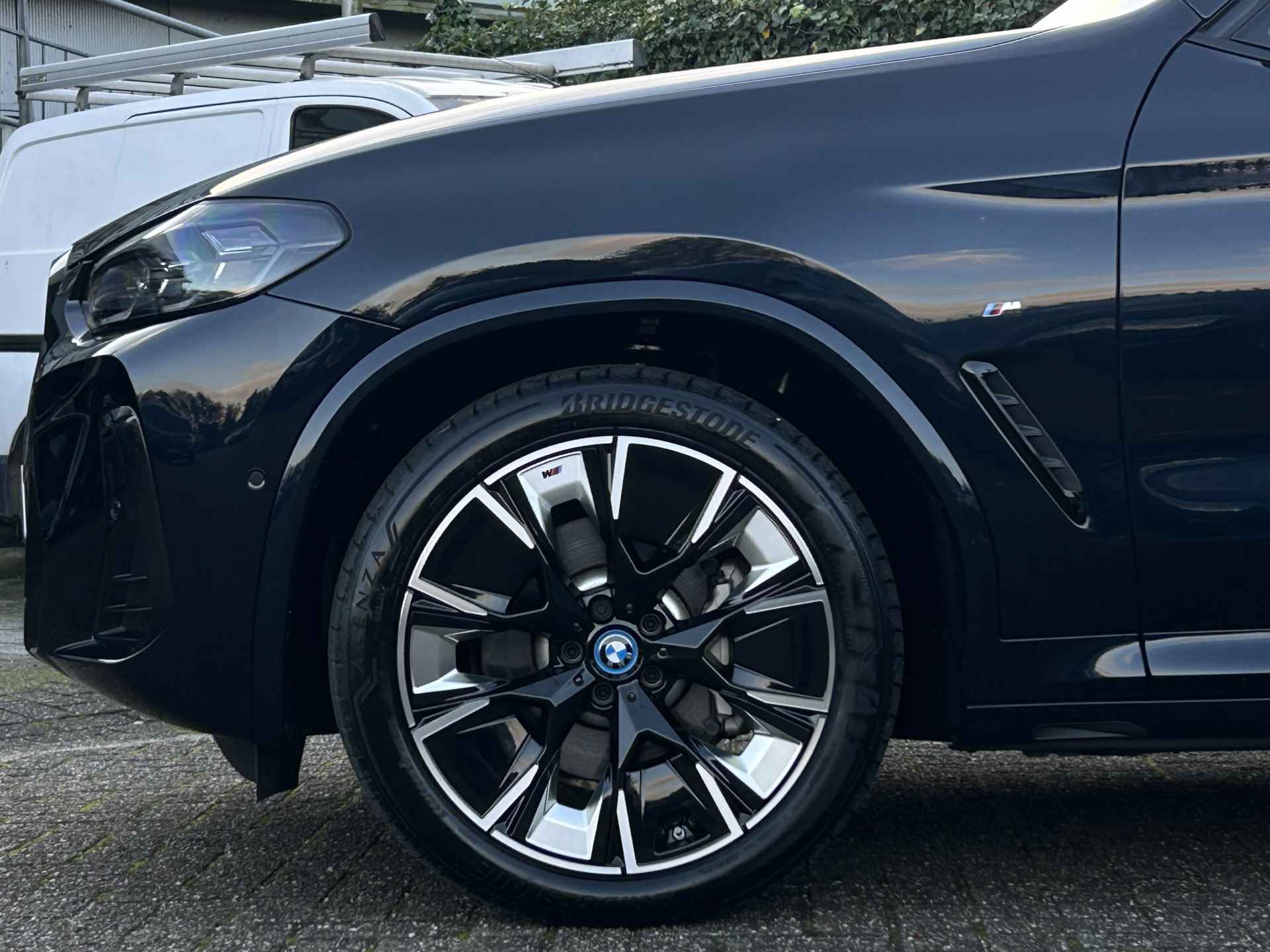 BMW iX3 High Exe | M-Sport | Harman/Kardon | Driv. Ass. Prof. | Elek. Trekhaak | Stuur + Stoelverw. - 4/33