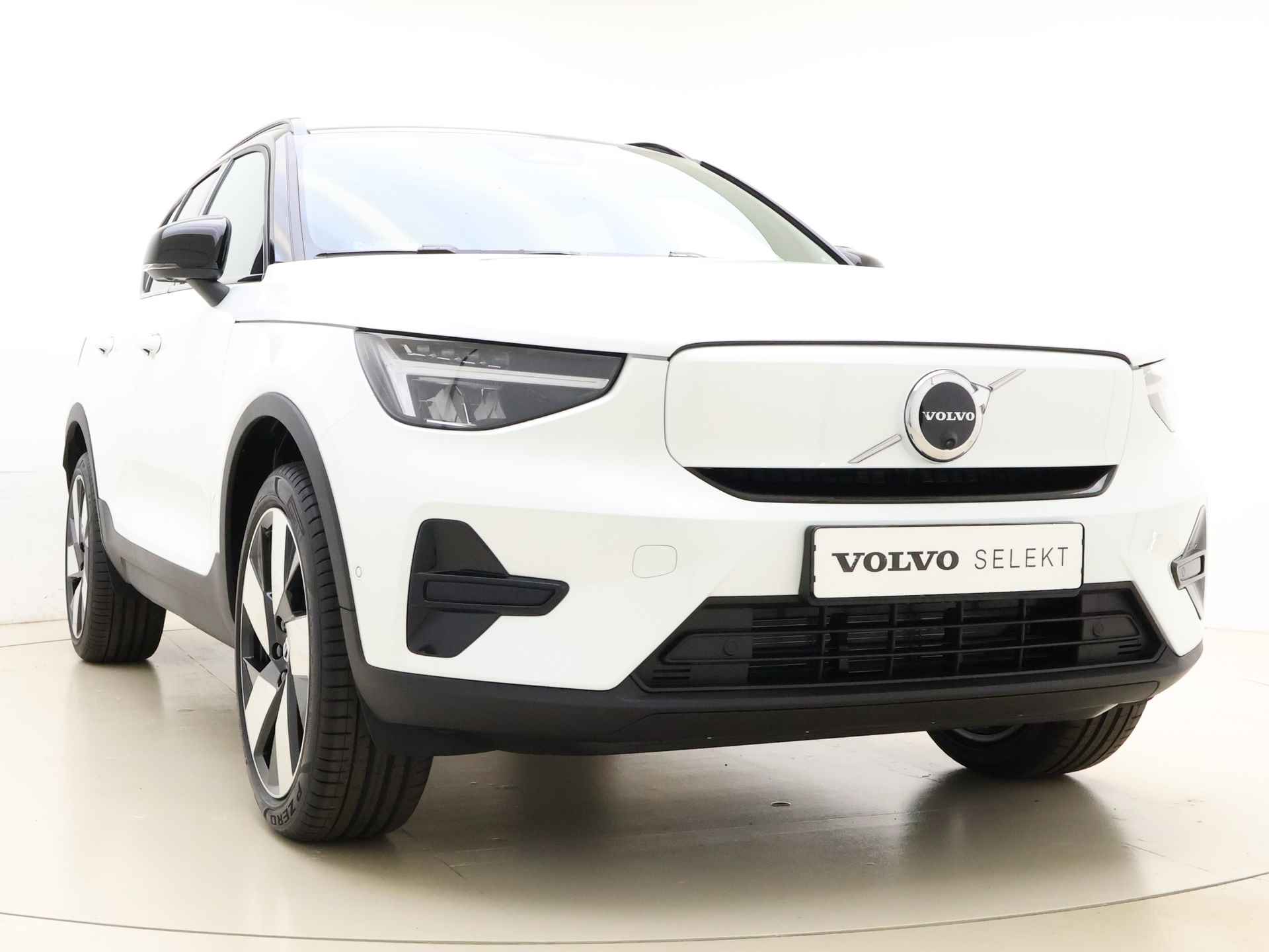 Volvo EX40 Extended Range Ultra 82 kWh / Nieuw / Direct leverbaar / Nubuck / 20'' Velgen / Donker glas / - 21/41