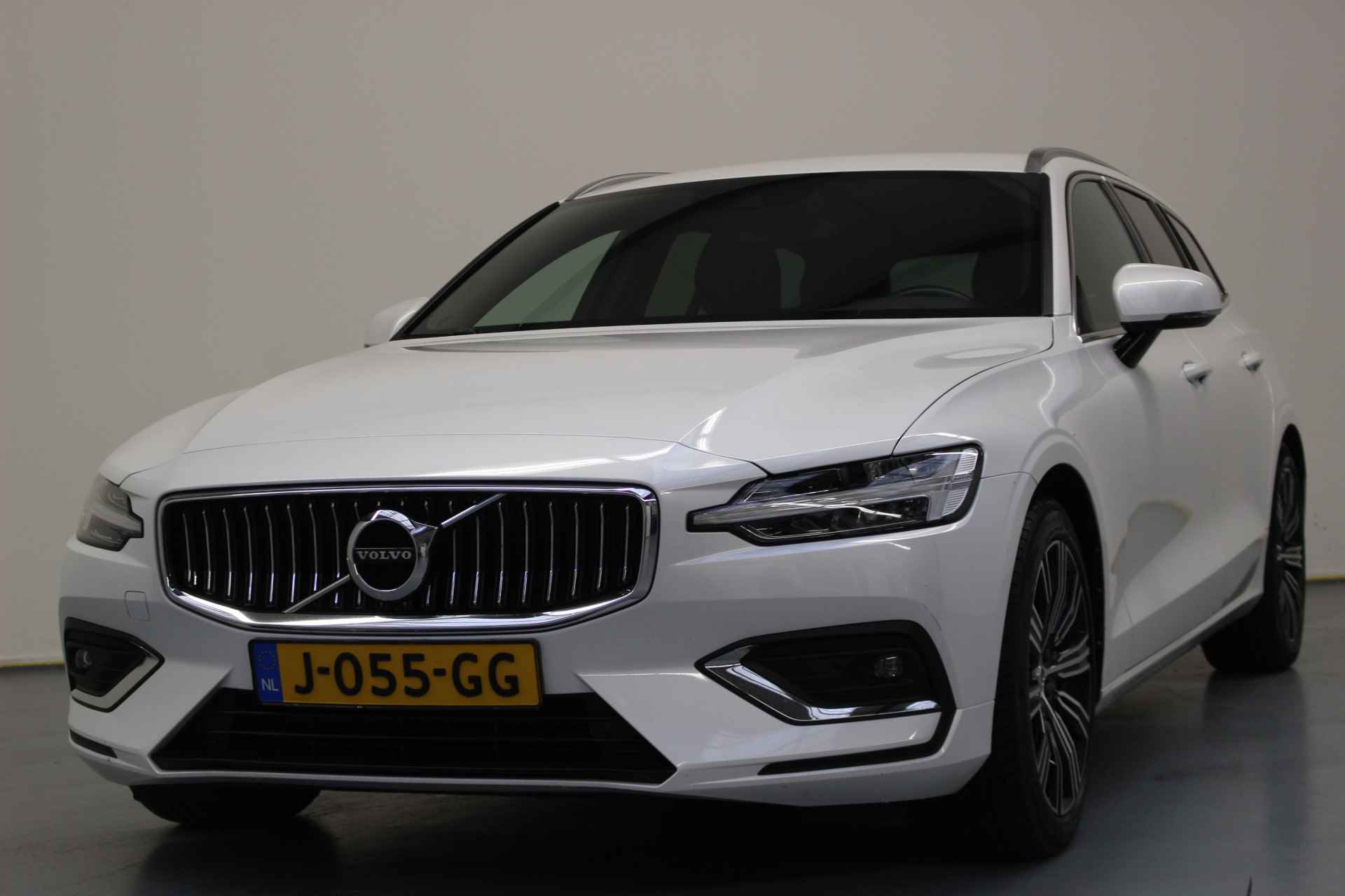 Volvo V60 2.0 B3 Inscription | Rijklaarprijs | Trekhaak | Harman Kardon | - 27/32