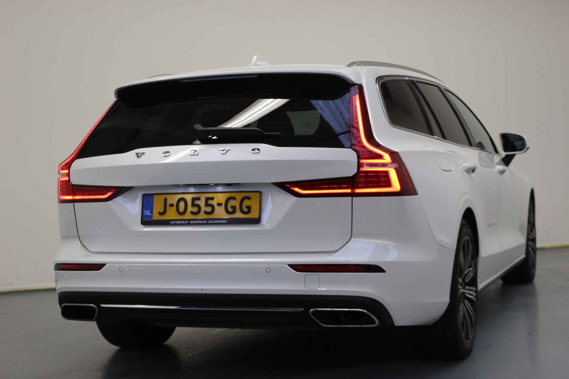 Volvo V60 2.0 B3 Inscription | Rijklaarprijs | Trekhaak | Harman Kardon | - 28/32