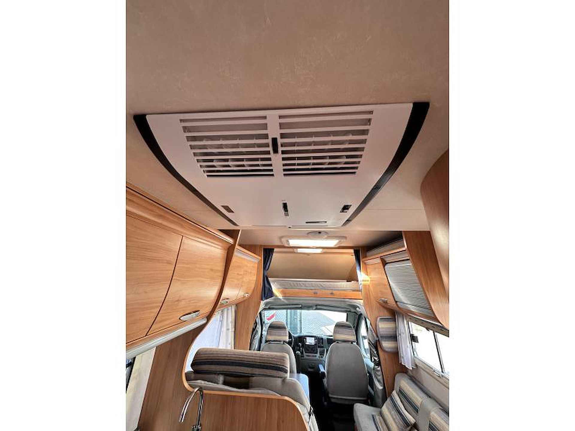 Adria Coral A 660 SP ruime alkoof camper - 21/21