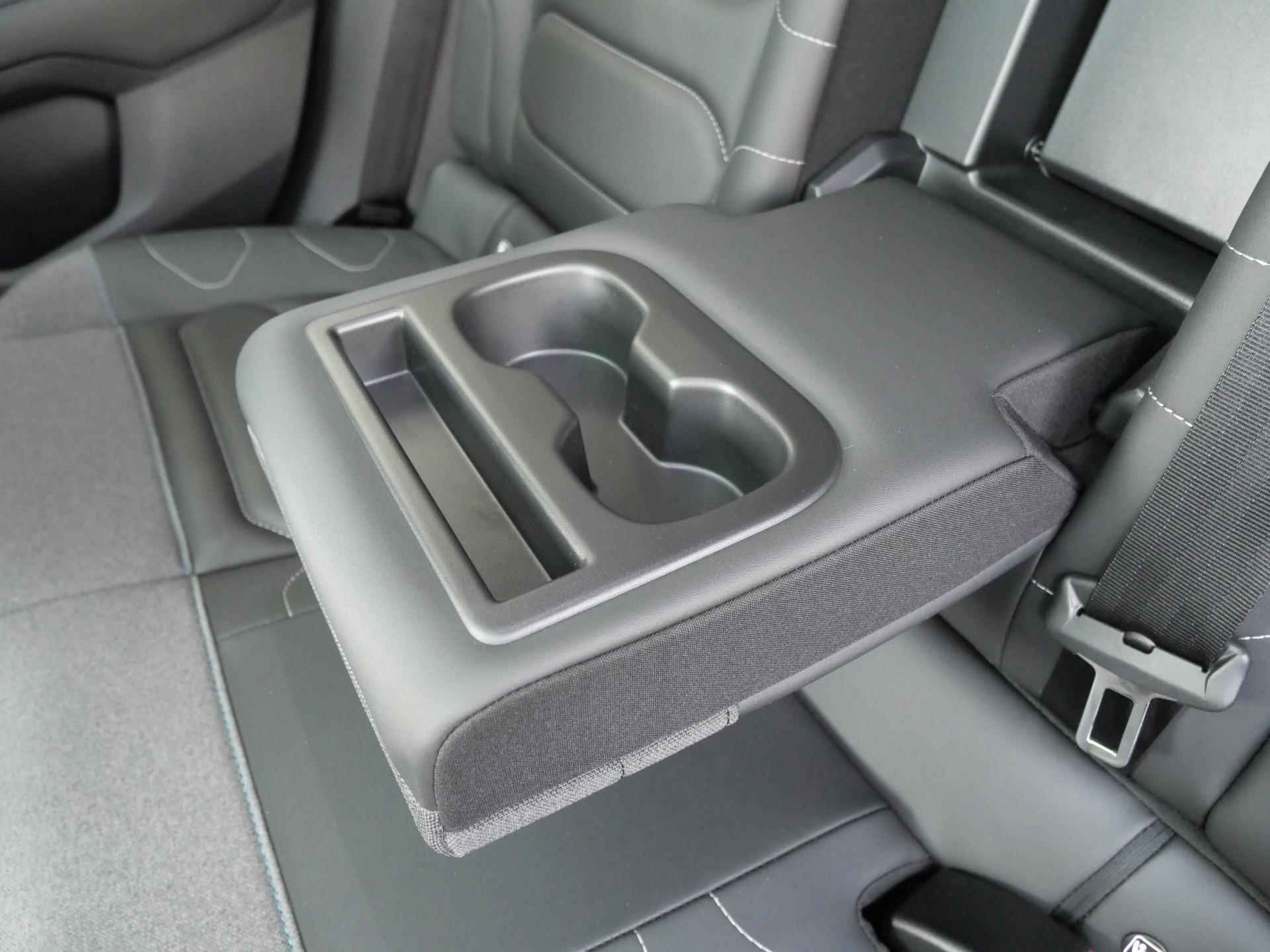 Citroën Ë-C4 5-deurs Shine EV 3-FASEN 50kWh 136pk AUTOMAAT | 12% BIJTELLING! | SCHUIF/KANTELDAK | COMFORTSTOELEN | NAVI | HEAD-UP DISPLAY | CAMERA | CLIMA | ADAPTIVE CRUISE CONTROL - 86/113
