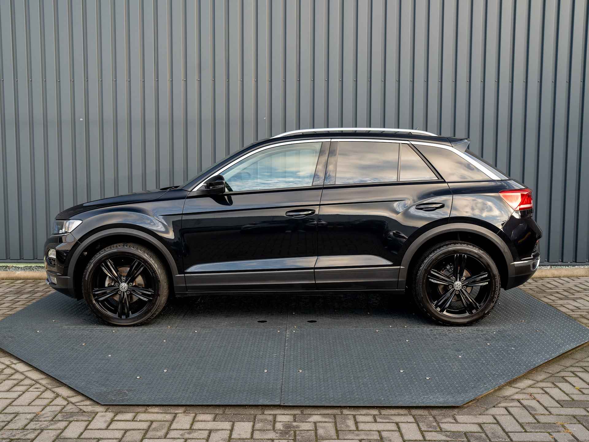 Volkswagen T-Roc 1.5 TSI 150Pk DSG Style | 17'' | Adapt. Cruis control | Navi | Apple Carplay | Prijs Rijklaar!! - 4/42