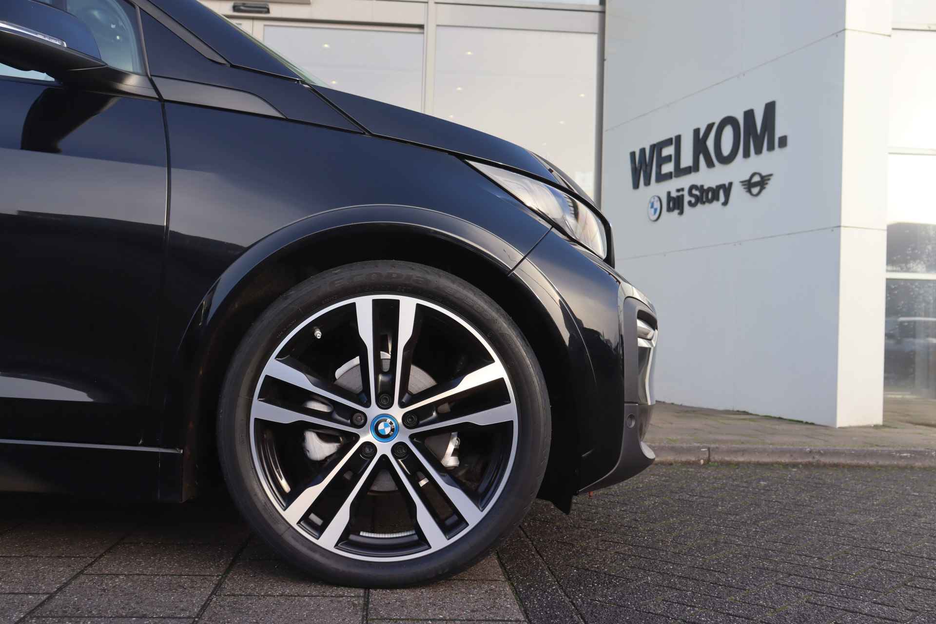 BMW i3 Business / Sportpakket / Schuif-kanteldak / Achteruitrijcamera / Driving Assistant Plus / Navigatie Professional / Harman-Kardon - 16/31