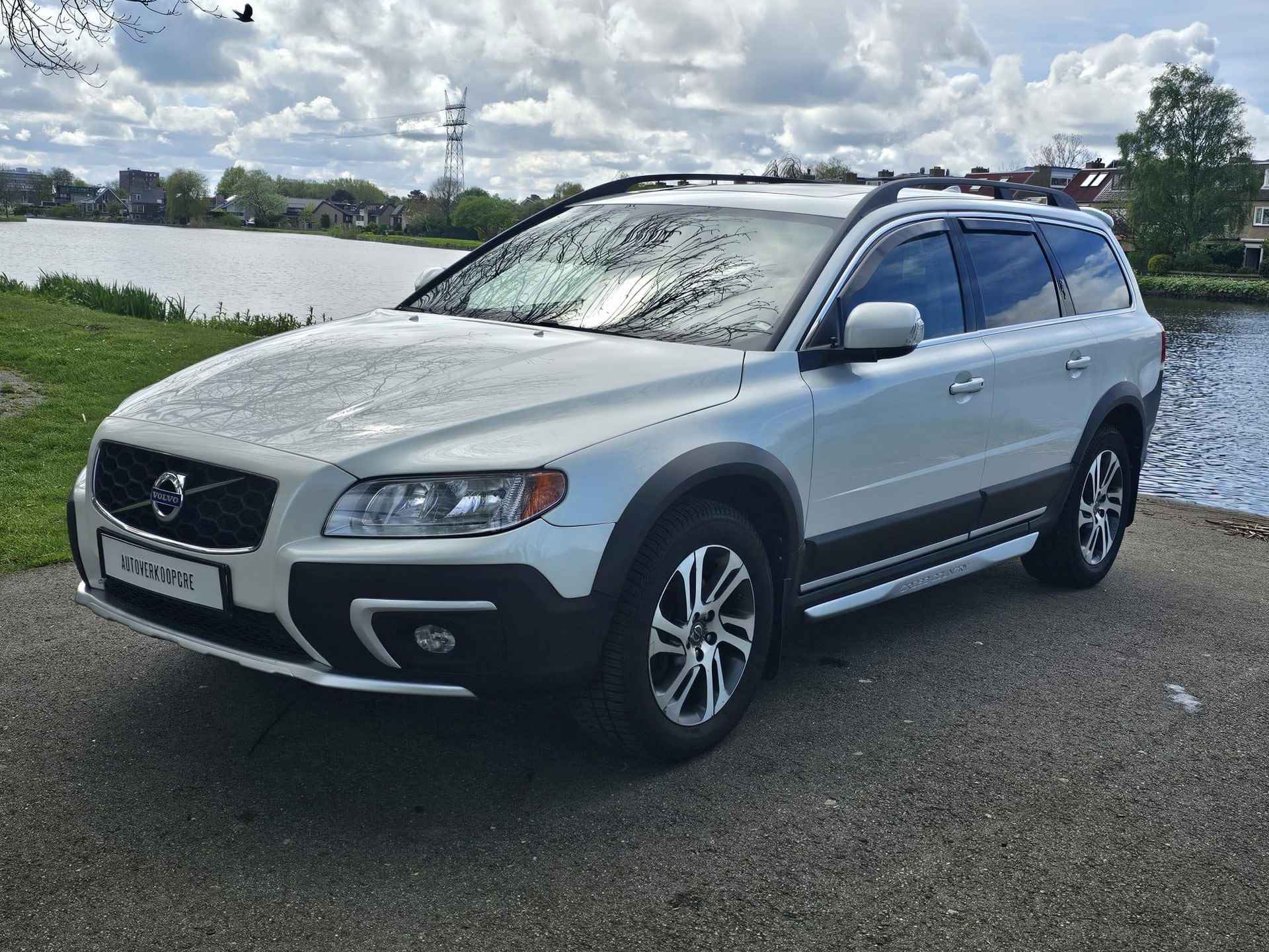 Volvo XC70 2.0 T5 FWD CROOS COUNRY SUMMMUM - 9/25
