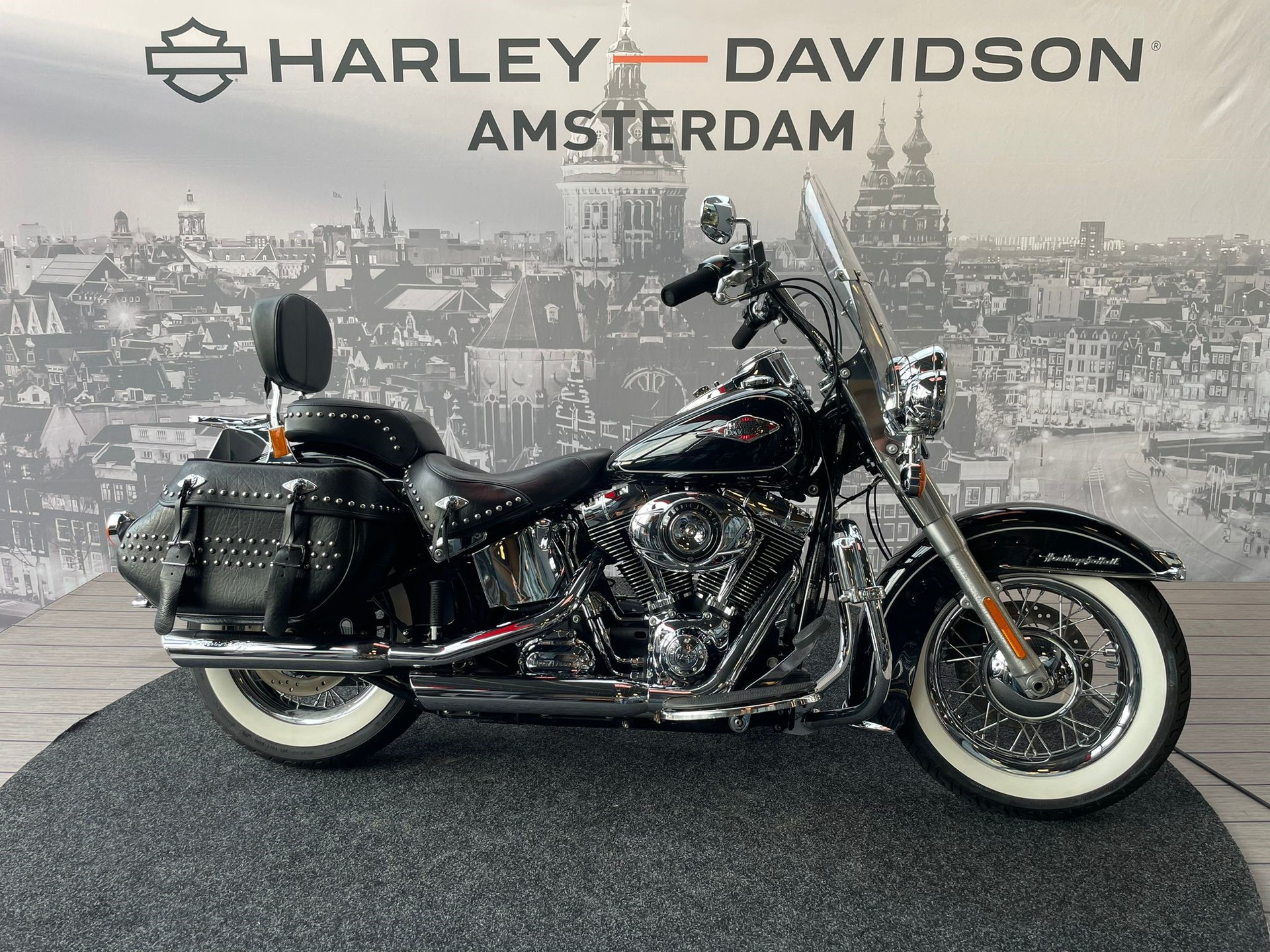 Harley-Davidson FLSTC HERITAGE SOFTAIL CLASSIC