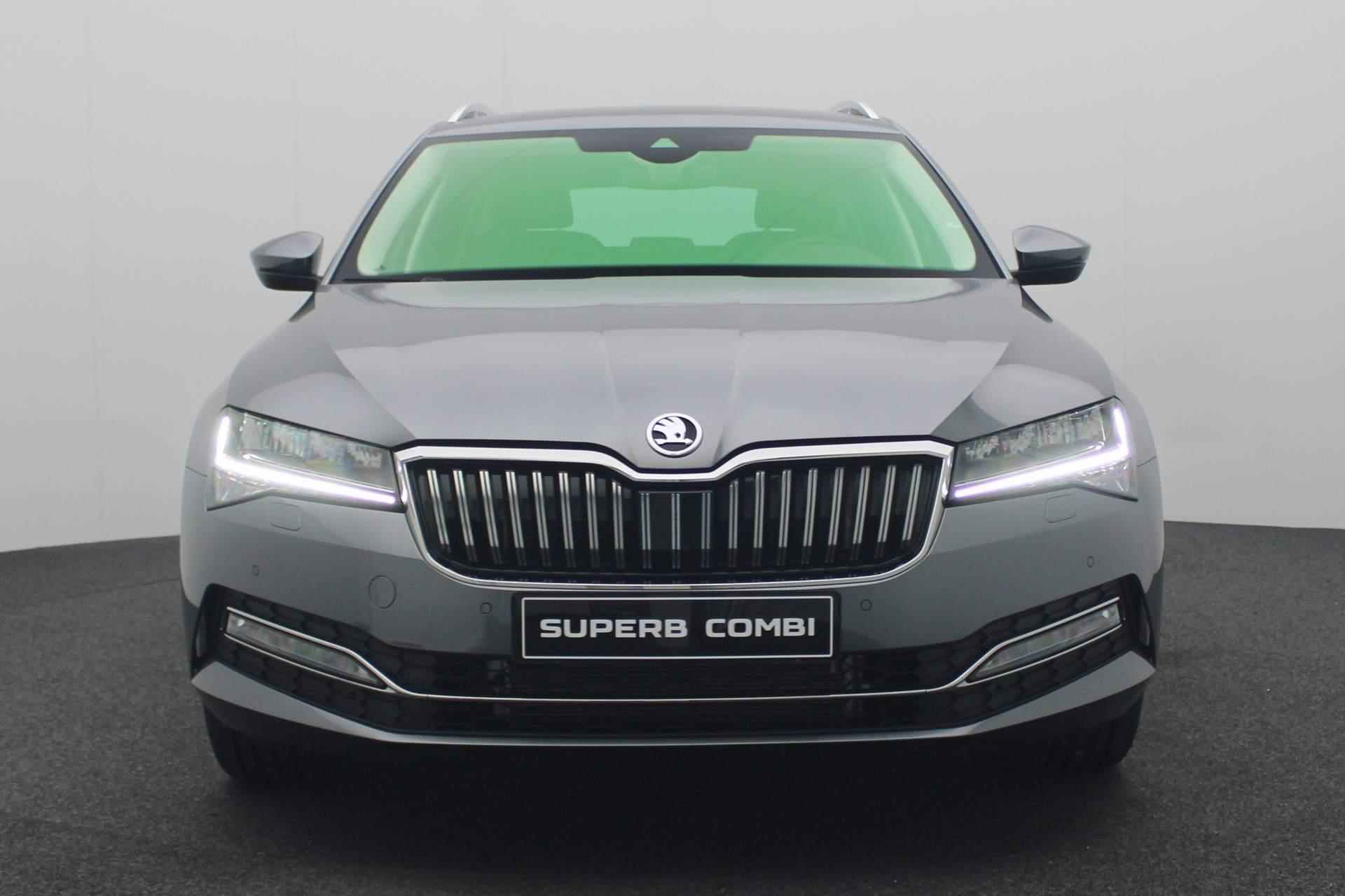 Škoda Superb combi Business Edition Plus 1.5 110 kW / 150 pk TSI Comb | LED | Camera | Stoelverwarming | Keyless | 18 inch - 14/37