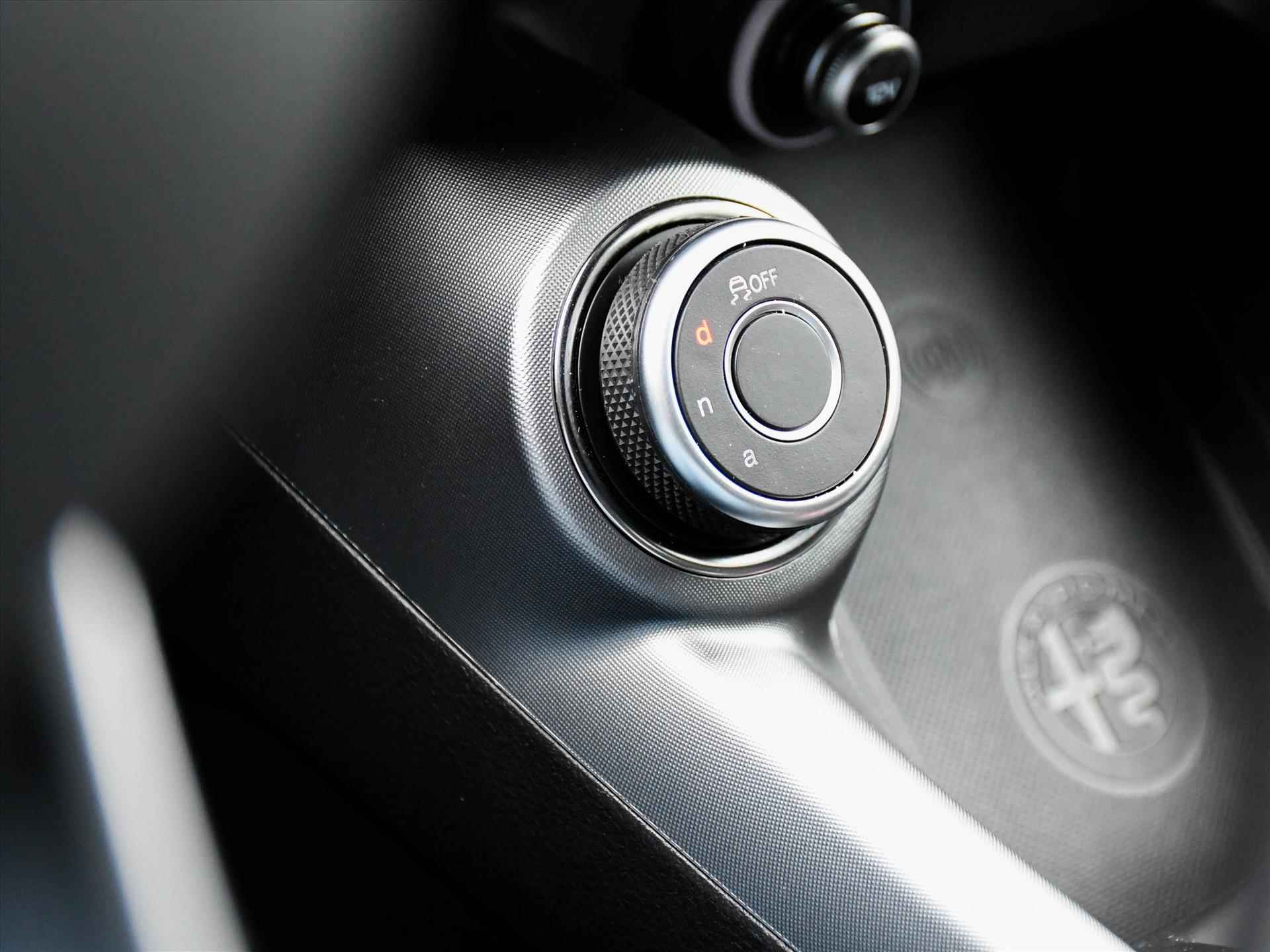Alfa Romeo Tonale Edizione Speciale 1.5T Hybrid 130pk Automaat ADAPT. CRUISE | 20'' LM | KEYLESS ENTRY | DODE HOEK | DAB | HARMAN/KARDON - 31/49