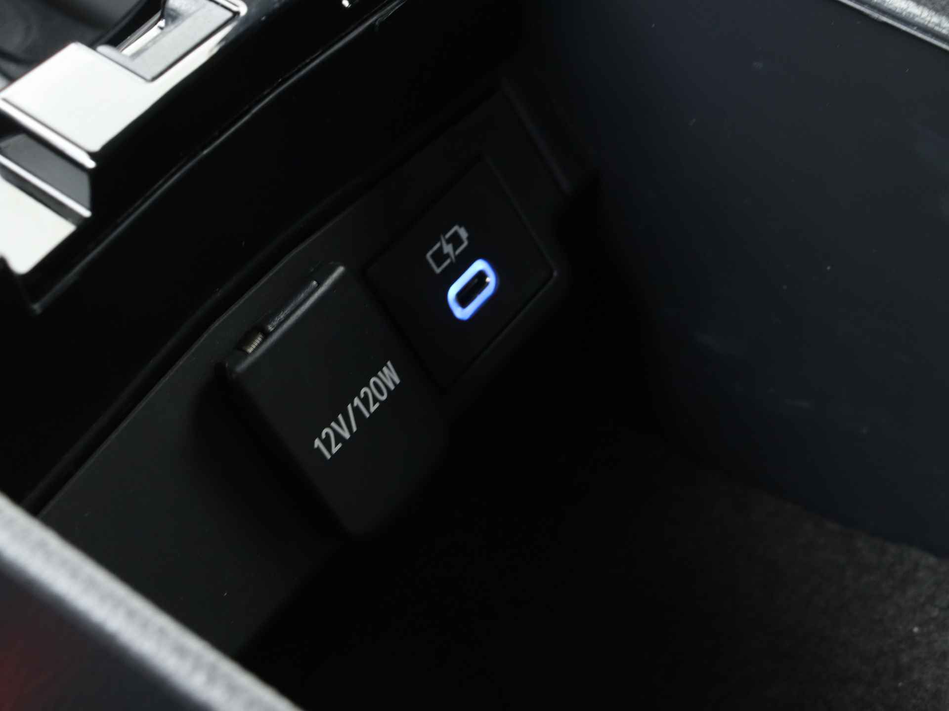 Toyota Corolla Touring Sports 1.8 Hybrid Dynamic | Stoelverwarming | Navigatie | Lichtmetalen Velgen | - 36/43