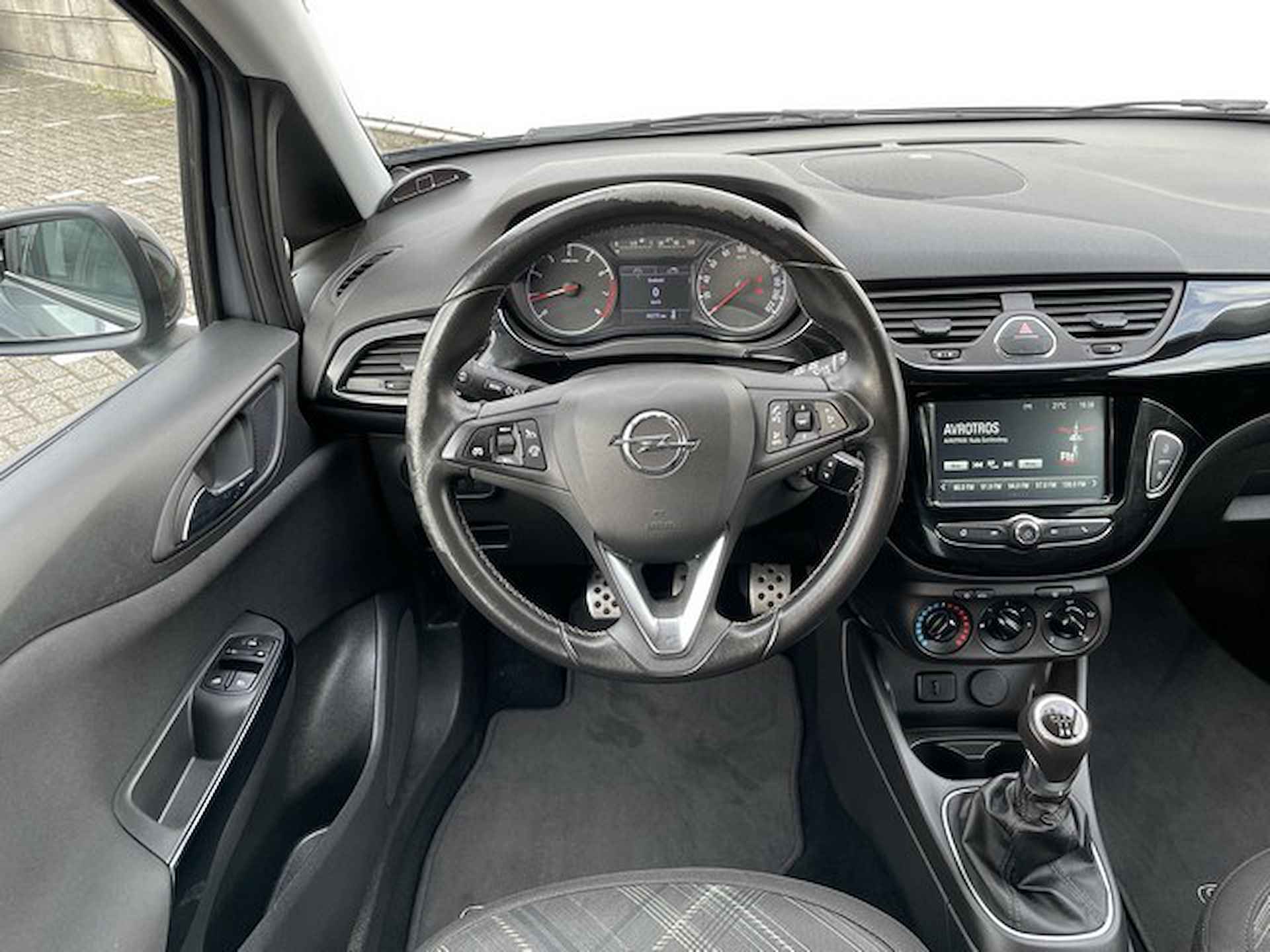 Opel Corsa 1.4 Color Edition met Navigatie via CarPlay, 16inch Velgen, Parkeersensoren - 9/24