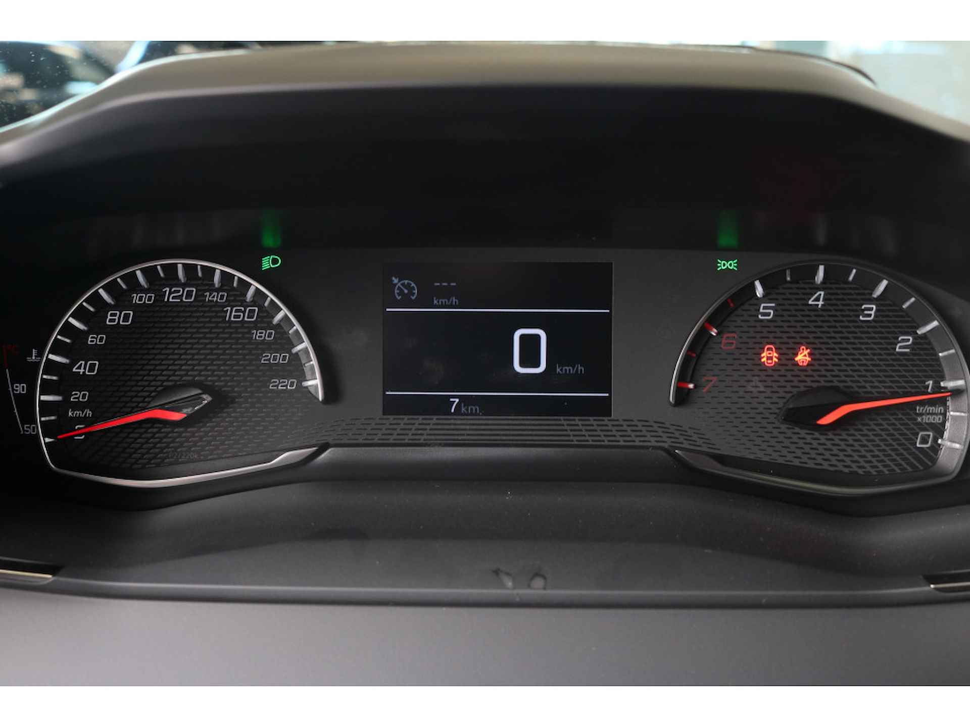 Peugeot 208 1.2 PureTech 75PK Style | Navi | Cruise | Airco | DAB | Camera | Parkeersensoren | 16" Lichtmetaal | - 18/34