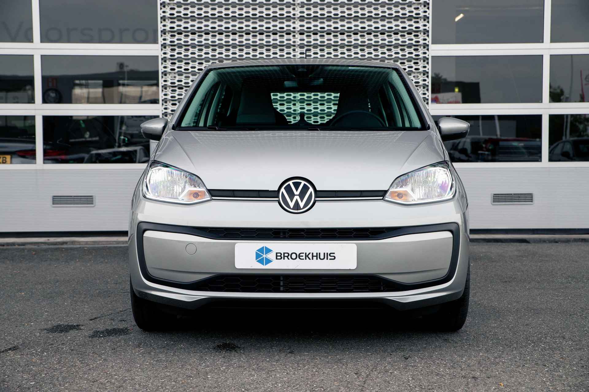 Volkswagen up! 1.0 MPI 65 5MT up! - 3/28