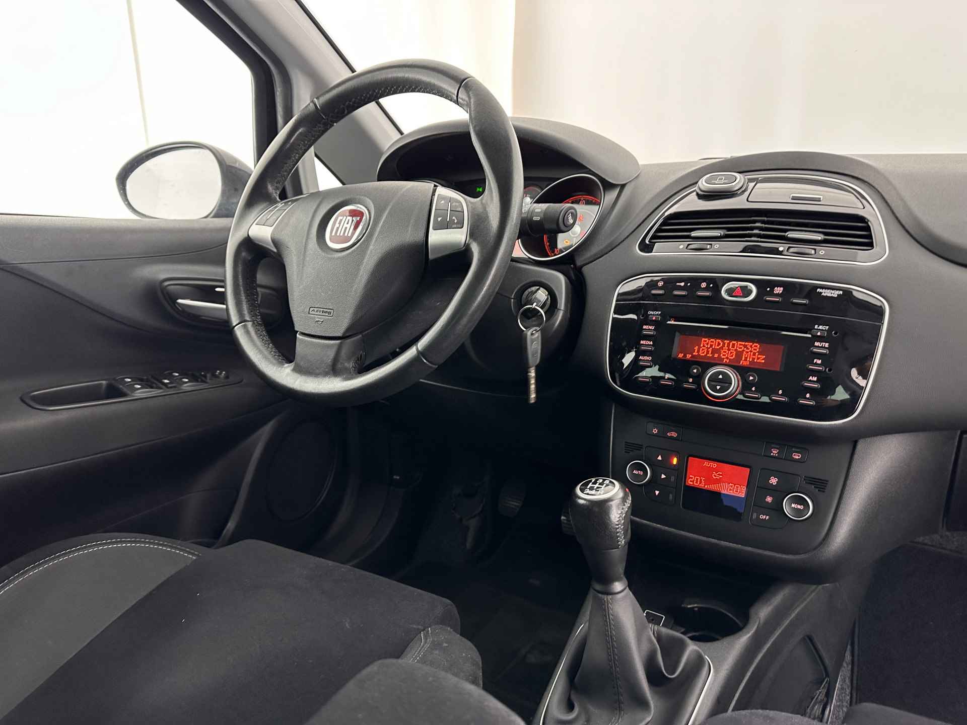 Fiat Punto Evo 1.3 M-Jet Lounge *AIRCO | ALCANTARA | RADIO-CD-MP3 | SPORT-SEATS | 16'' ALU* - 7/29