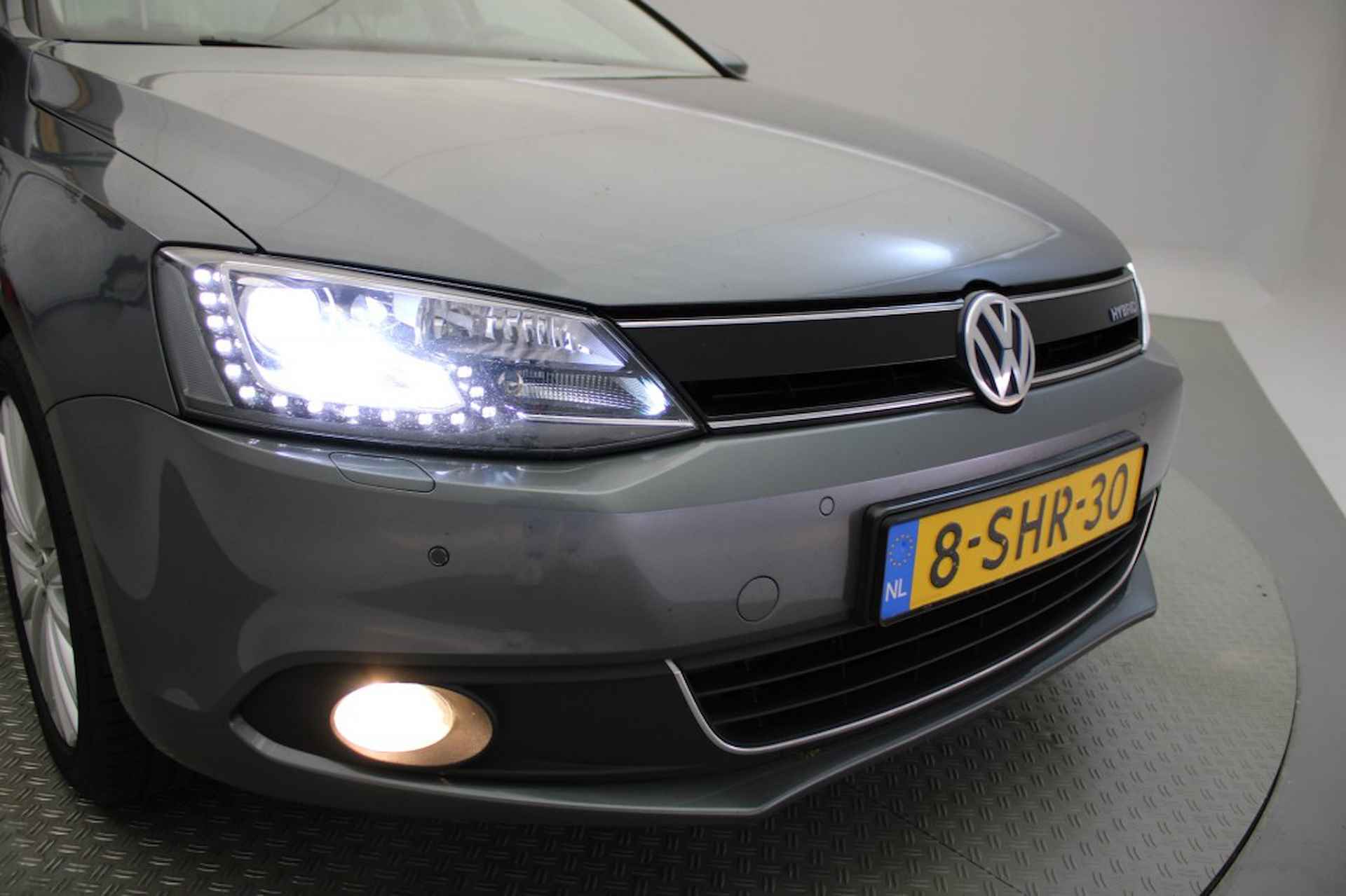 VOLKSWAGEN Jetta 1.4 TSI Hybrid Highline Automaat - LED, Navi, Clima, PDC - 21/22