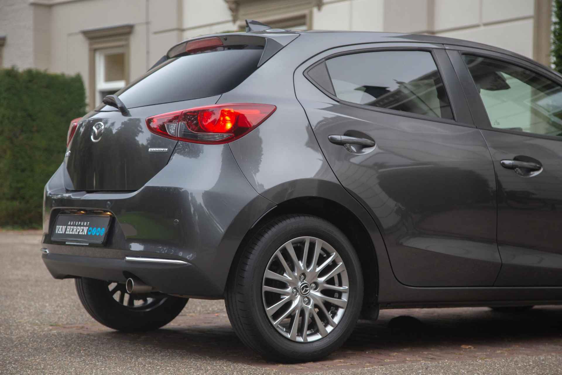 Mazda 2 1.5 Skyactiv-G Okinami Stoel- en stuurverw | Half leder | Dodehoeksens - 12/49