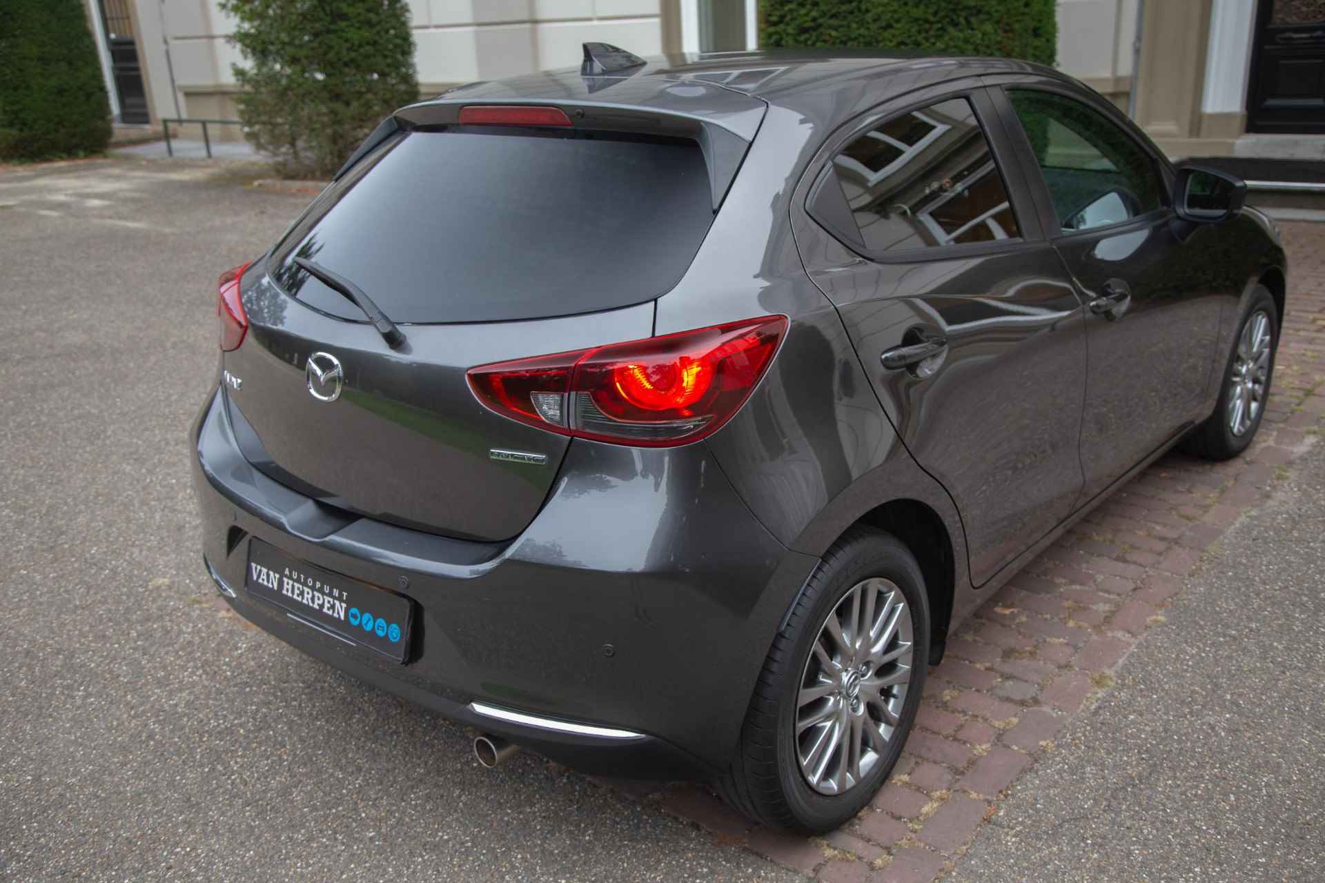 Mazda 2 1.5 Skyactiv-G Okinami Stoel- en stuurverw | Half leder | Dodehoeksens - 13/49