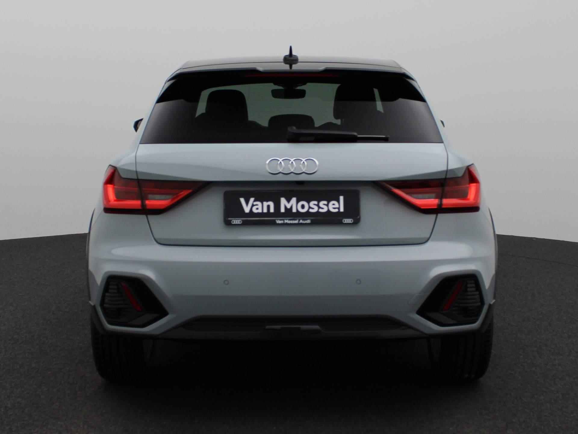 Audi A1 allstreet 30 TFSI Advanced edition 110 PK | Automaat | Navigatie | Camera | Adaptive Cruise Control | Climate Control | Stoelverwarming | Parkeersensoren | Virtual Cockpit | LED | Lichtmetalen velgen | Privacy glass | - 5/43