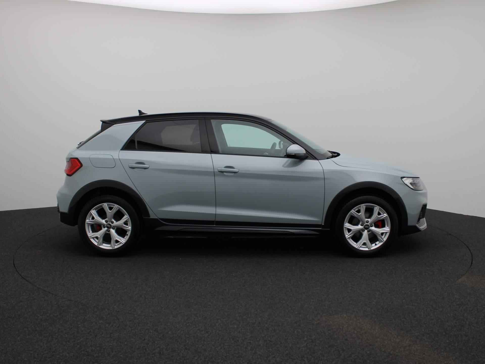 Audi A1 allstreet 30 TFSI Advanced edition 110 PK | Automaat | Navigatie | Camera | Adaptive Cruise Control | Climate Control | Stoelverwarming | Parkeersensoren | Virtual Cockpit | LED | Lichtmetalen velgen | Privacy glass | - 6/43