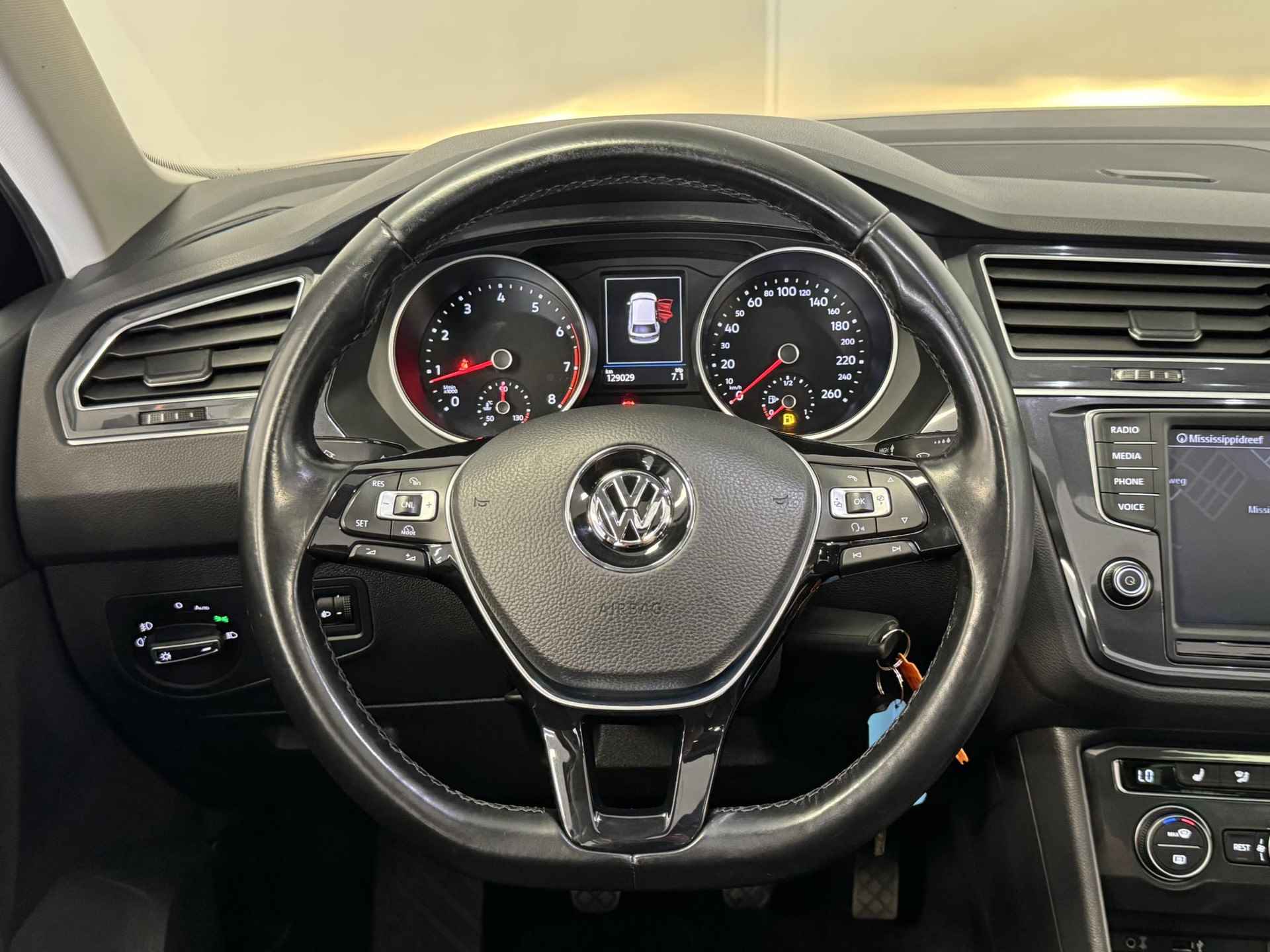 Volkswagen Tiguan 1.4 TSI Connected Series R-Line | Panoramadak | Trekhaak - 3/47