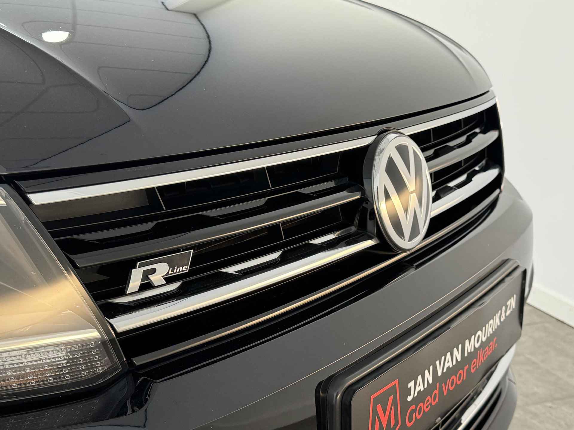 Volkswagen Tiguan 1.4 TSI Connected Series R-Line | Panoramadak | Trekhaak - 22/47