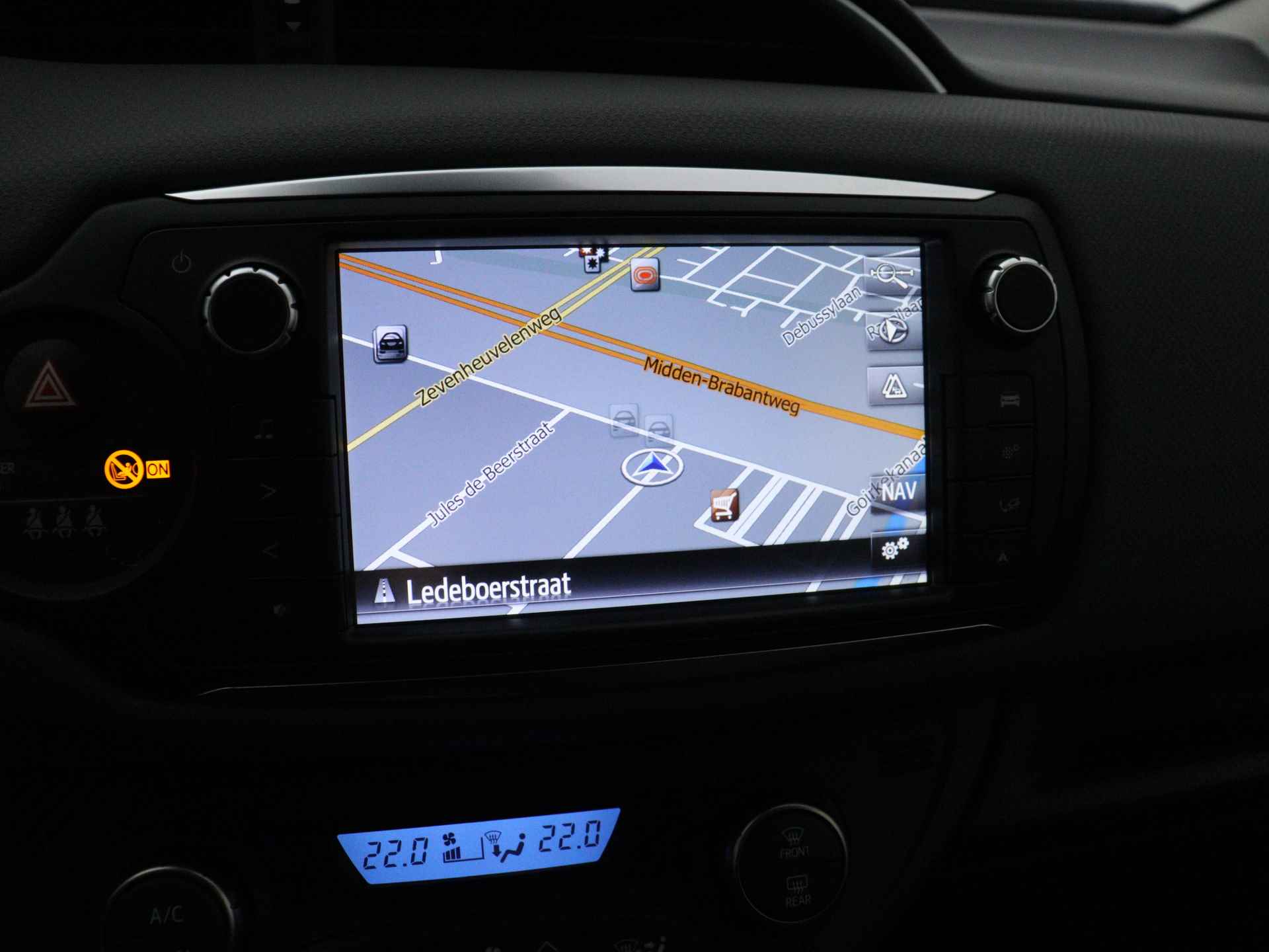 Toyota Yaris 1.5 Hybrid Trend | Navigatie | Camera | Climate Control | Cruise Control | - 10/43