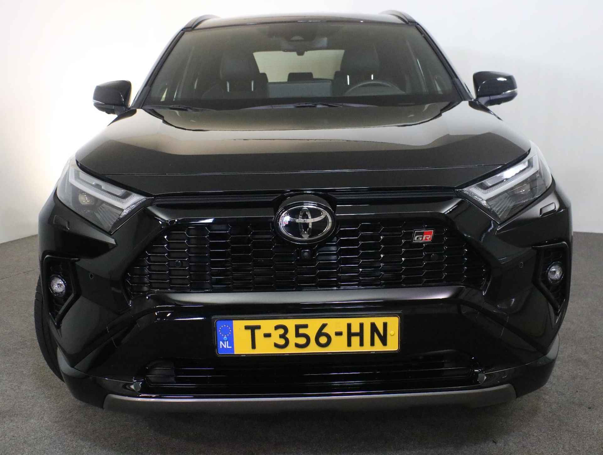 Toyota RAV4 2.5 Hybrid AWD GR Sport, Gr Sport Plus Pack, Apple carpay & Android, auto Type 2023 Snel leverbaar Unieke uitvoering - 13/39