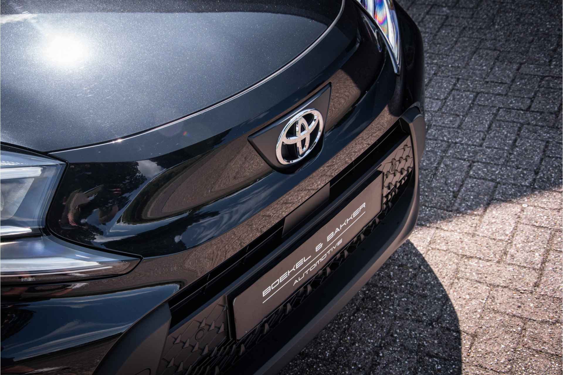 Toyota Aygo X 1.0 VVT-i S-CVT First Comfort & Style Cruise - Stoelverwarming - Lane Assist - 8/24
