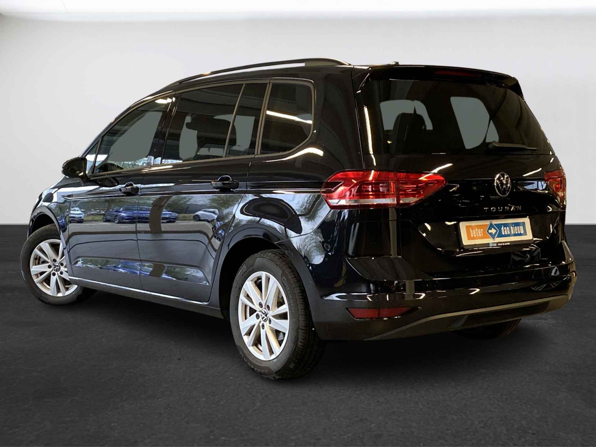 Volkswagen Touran 1.5 TSI Family 7p | Navigatie | Achteruitrijcamera | Adaptive Cruise Control | LED Koplampen - 3/29