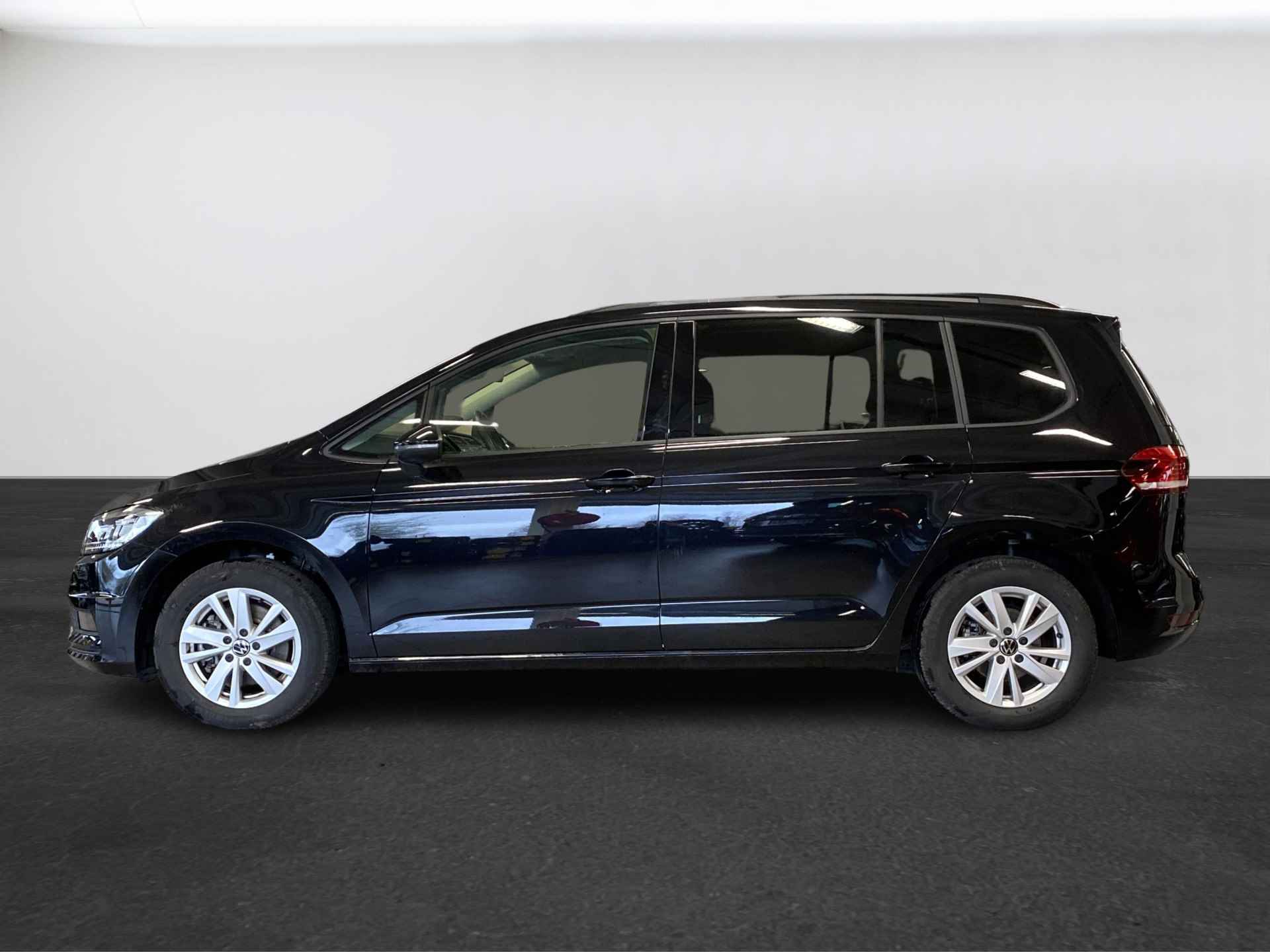 Volkswagen Touran 1.5 TSI Family 7p | Navigatie | Achteruitrijcamera | Adaptive Cruise Control | LED Koplampen - 7/29
