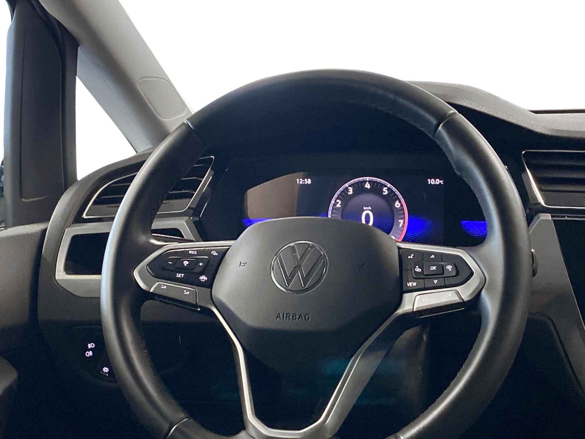 Volkswagen Touran 1.5 TSI Family 7p | Navigatie | Achteruitrijcamera | Adaptive Cruise Control | LED Koplampen - 11/29