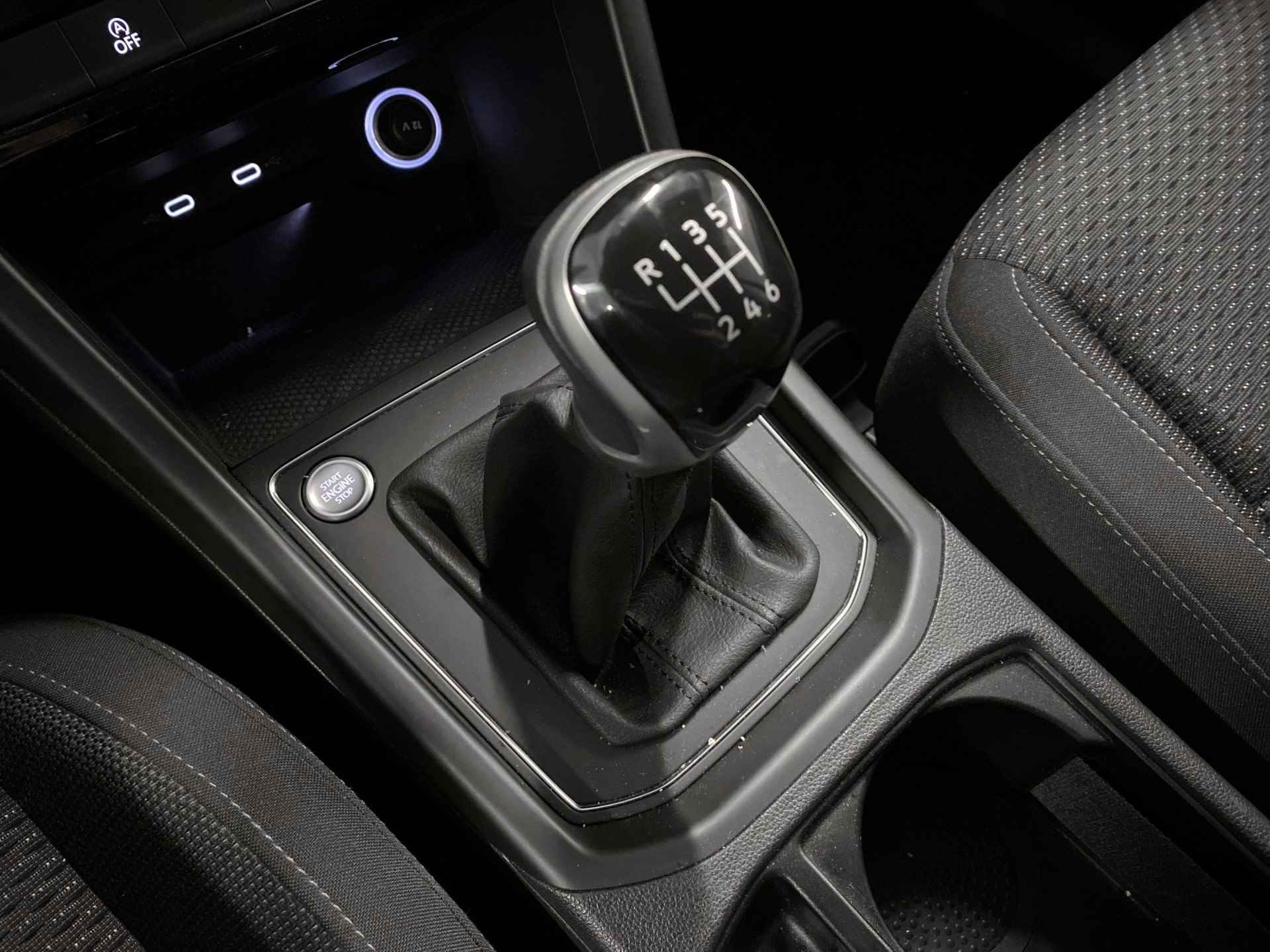 Volkswagen Touran 1.5 TSI Family 7p | Navigatie | Achteruitrijcamera | Adaptive Cruise Control | LED Koplampen - 13/29