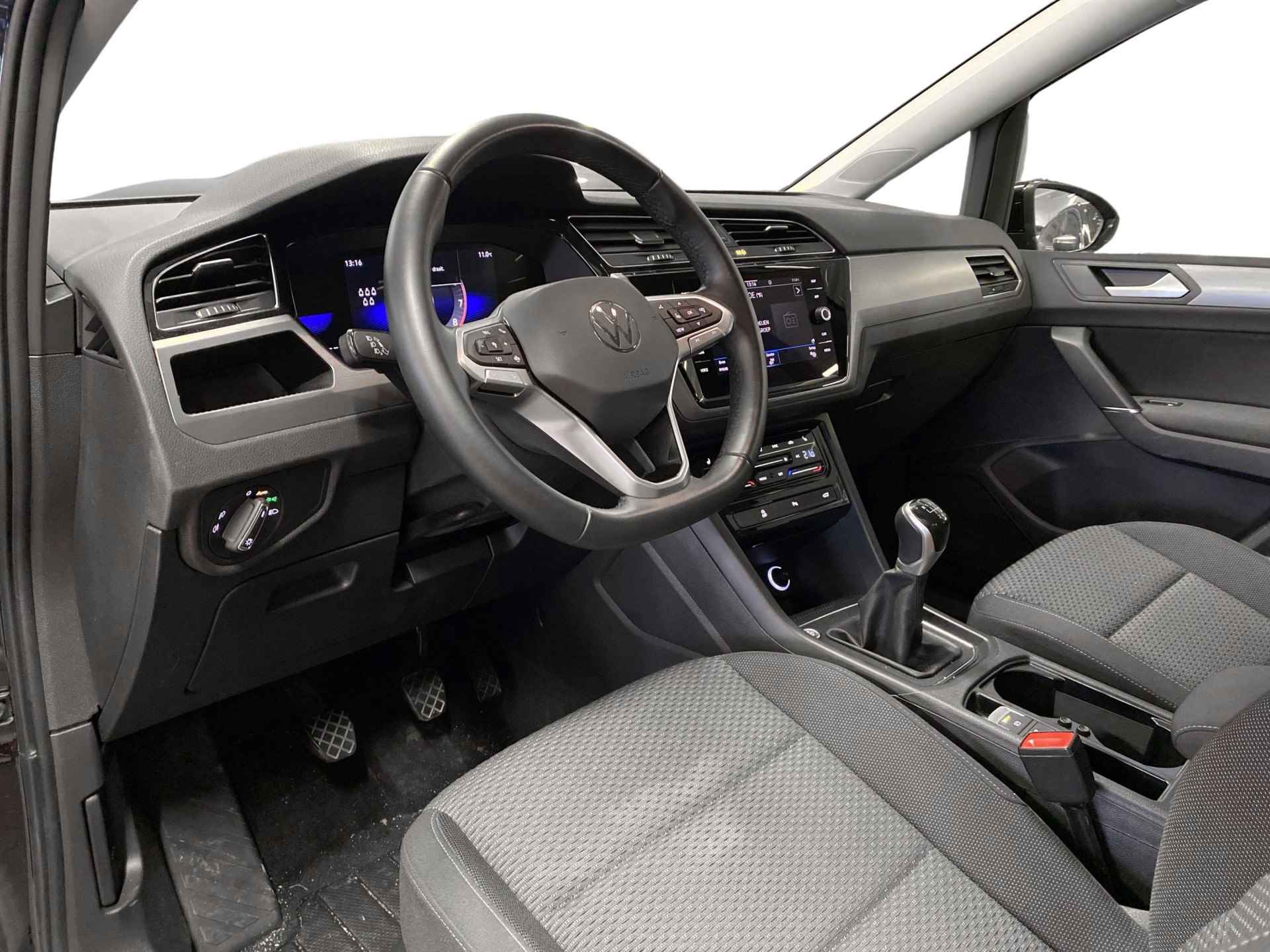 Volkswagen Touran 1.5 TSI Family 7p | Navigatie | Achteruitrijcamera | Adaptive Cruise Control | LED Koplampen - 21/29