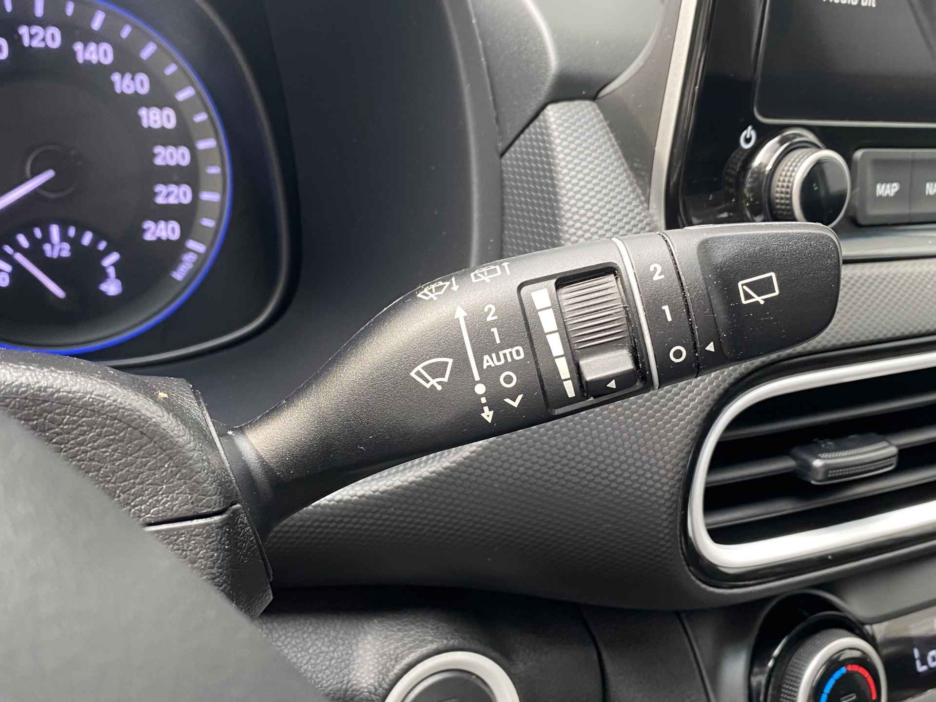 Hyundai KONA 1.6 GDI 140pk Automaat HEV Fashion | Camera | Adaptive cruise control | Head-up display | Dodehoekdetectie - 24/36