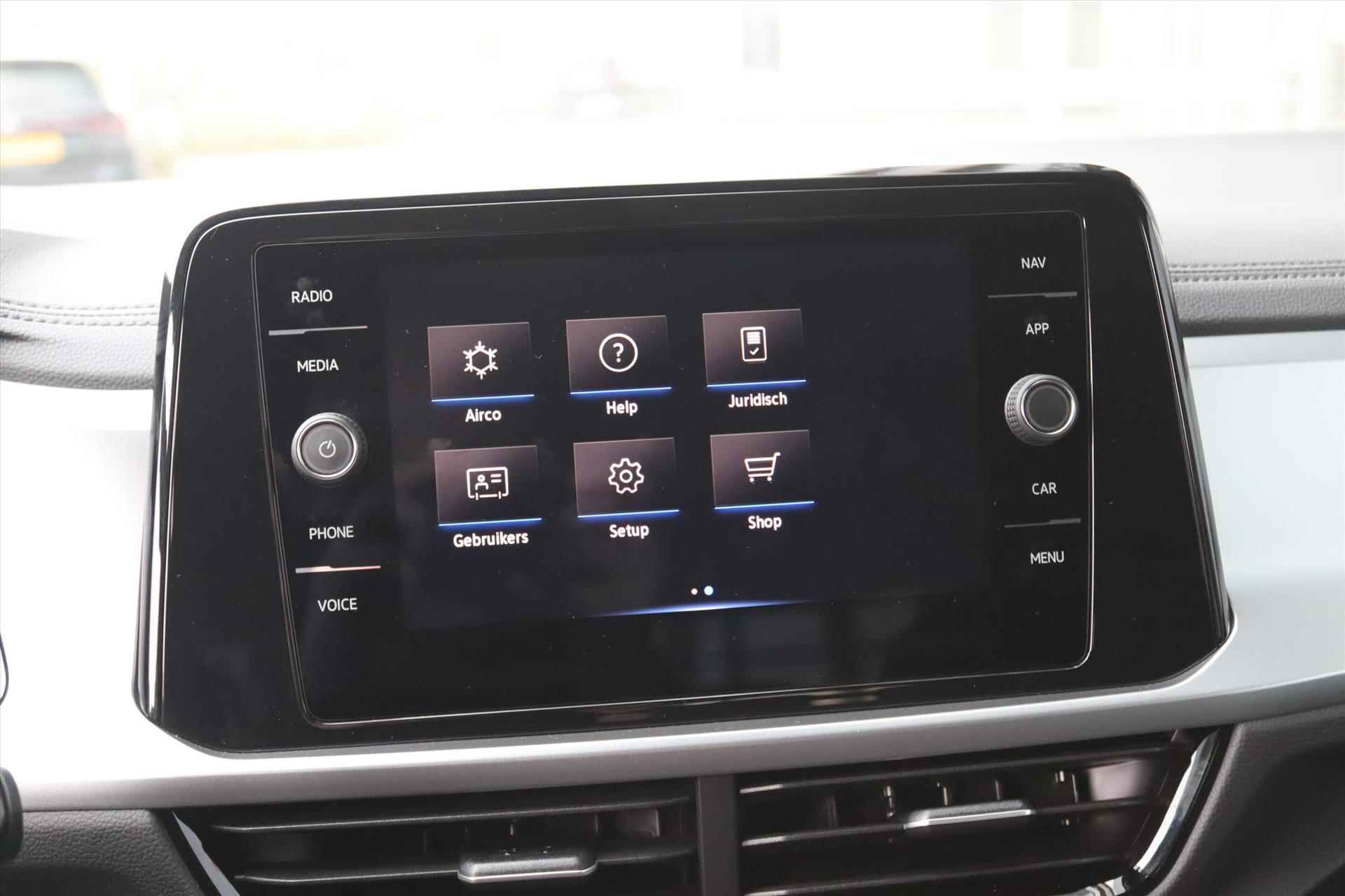 Volkswagen T-Roc 1.5TSI 150PK AUTOMAAT LIFE EDITION Navi Carplay | Adapt.Cruise | Camera | Keyless | Digitaal Cockpit | Stoelverw. | Led | Clima | 17 Inch Lm | - 24/55