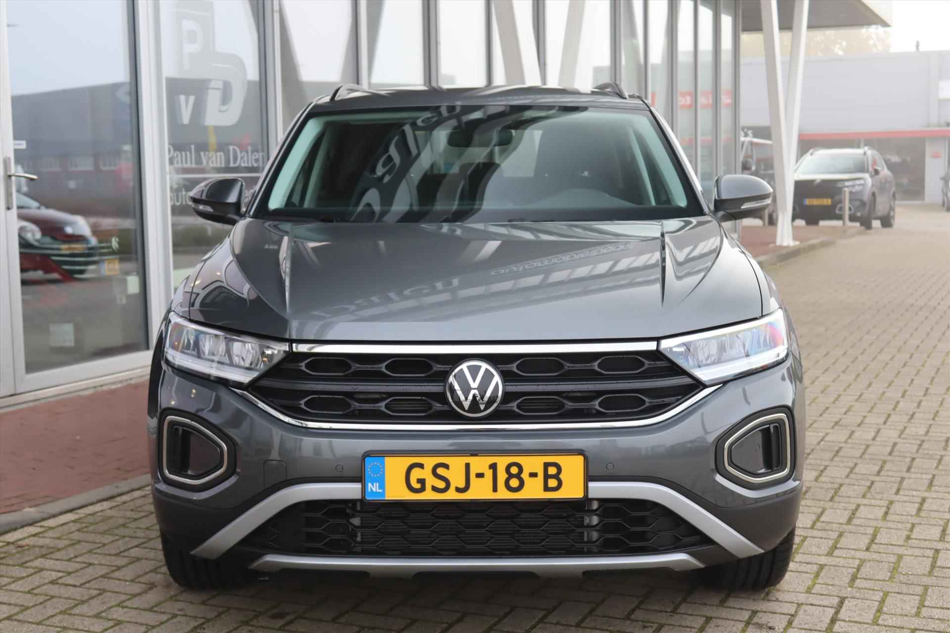 Volkswagen T-Roc 1.5TSI 150PK AUTOMAAT LIFE EDITION Navi Carplay | Adapt.Cruise | Camera | Keyless | Digitaal Cockpit | Stoelverw. | Led | Clima | 17 Inch Lm | - 40/55