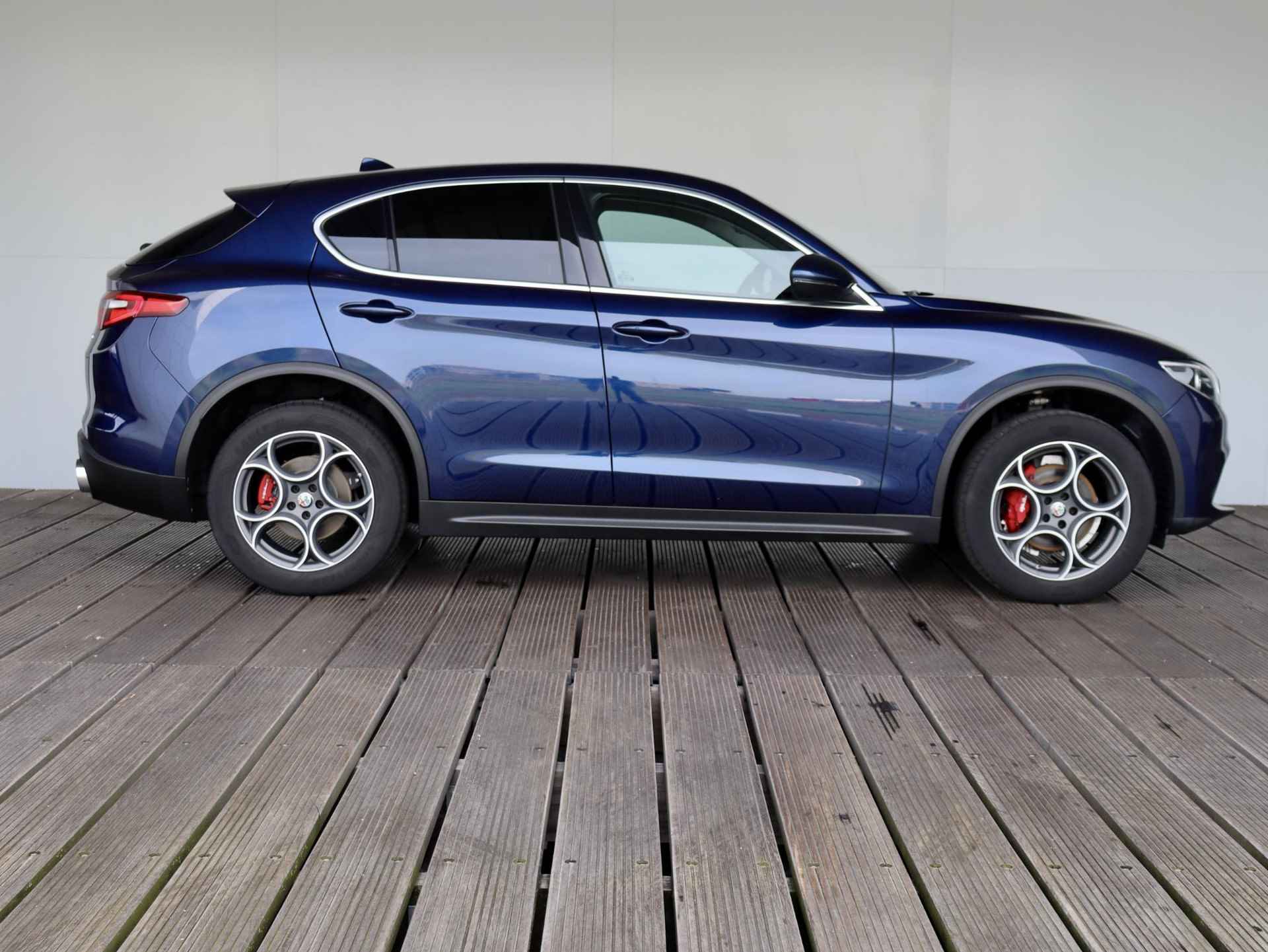 Alfa Romeo Stelvio 2.0 T AWD B-Tech 280 pk | Comfort seats | Navi | Stoelverwarming | ACC | - 14/30