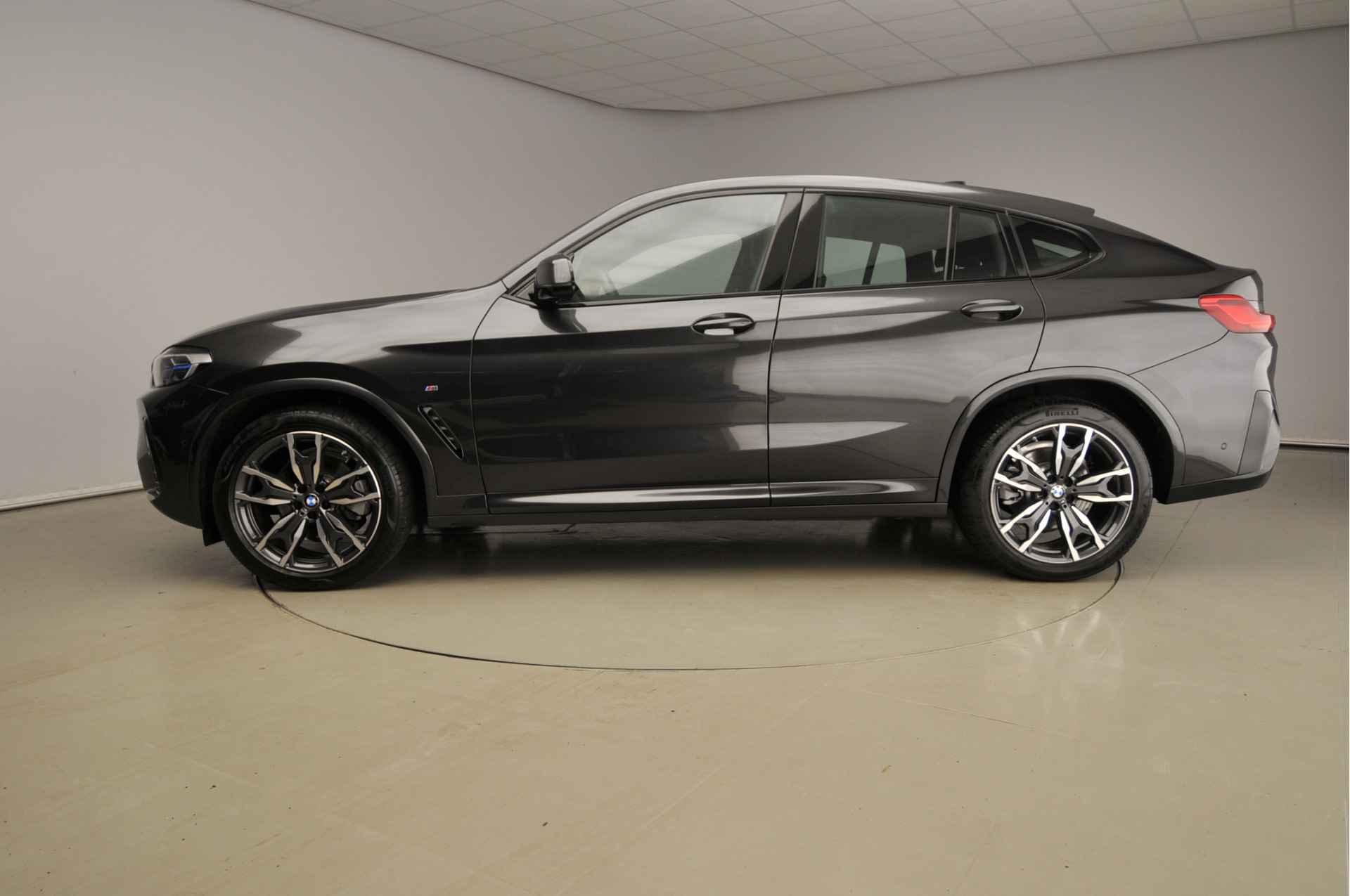 BMW X4 xDrive20i M-Sportpakket Laserlicht / Leder / Navigatie / Sportstoelen / Stoelverwarming / Keyles go / DAB / Hifi speakers / Alu 20 inch - 3/40