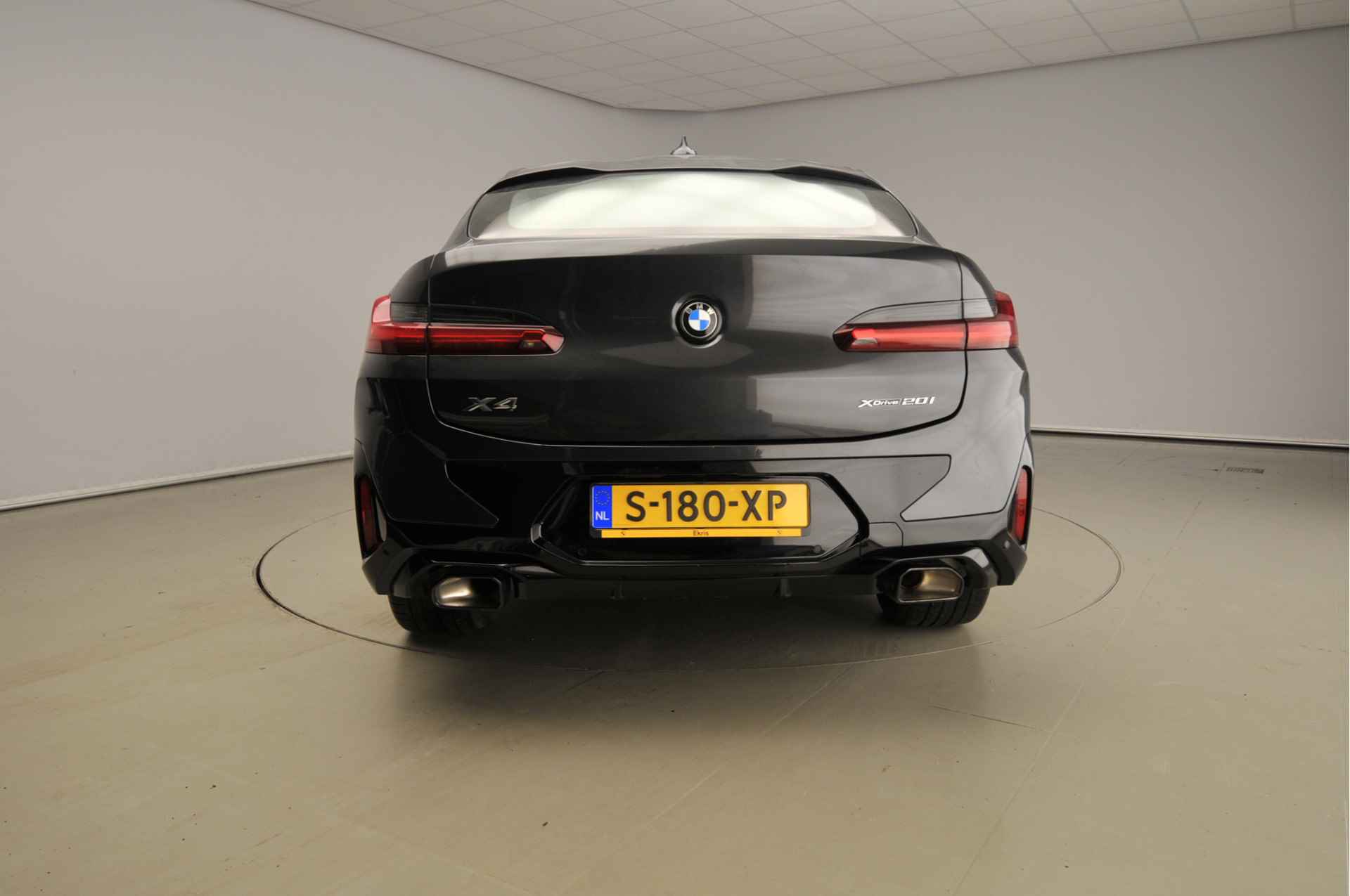 BMW X4 xDrive20i M-Sportpakket Laserlicht / Leder / Navigatie / Sportstoelen / Stoelverwarming / Keyles go / DAB / Hifi speakers / Alu 20 inch - 4/40