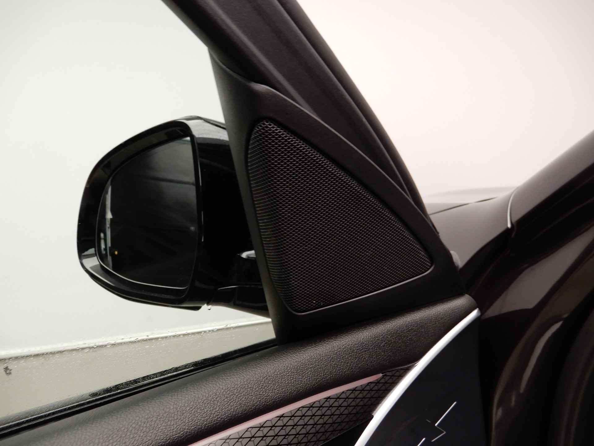 BMW X4 xDrive20i M-Sportpakket Laserlicht / Leder / Navigatie / Sportstoelen / Stoelverwarming / Keyles go / DAB / Hifi speakers / Alu 20 inch - 22/40
