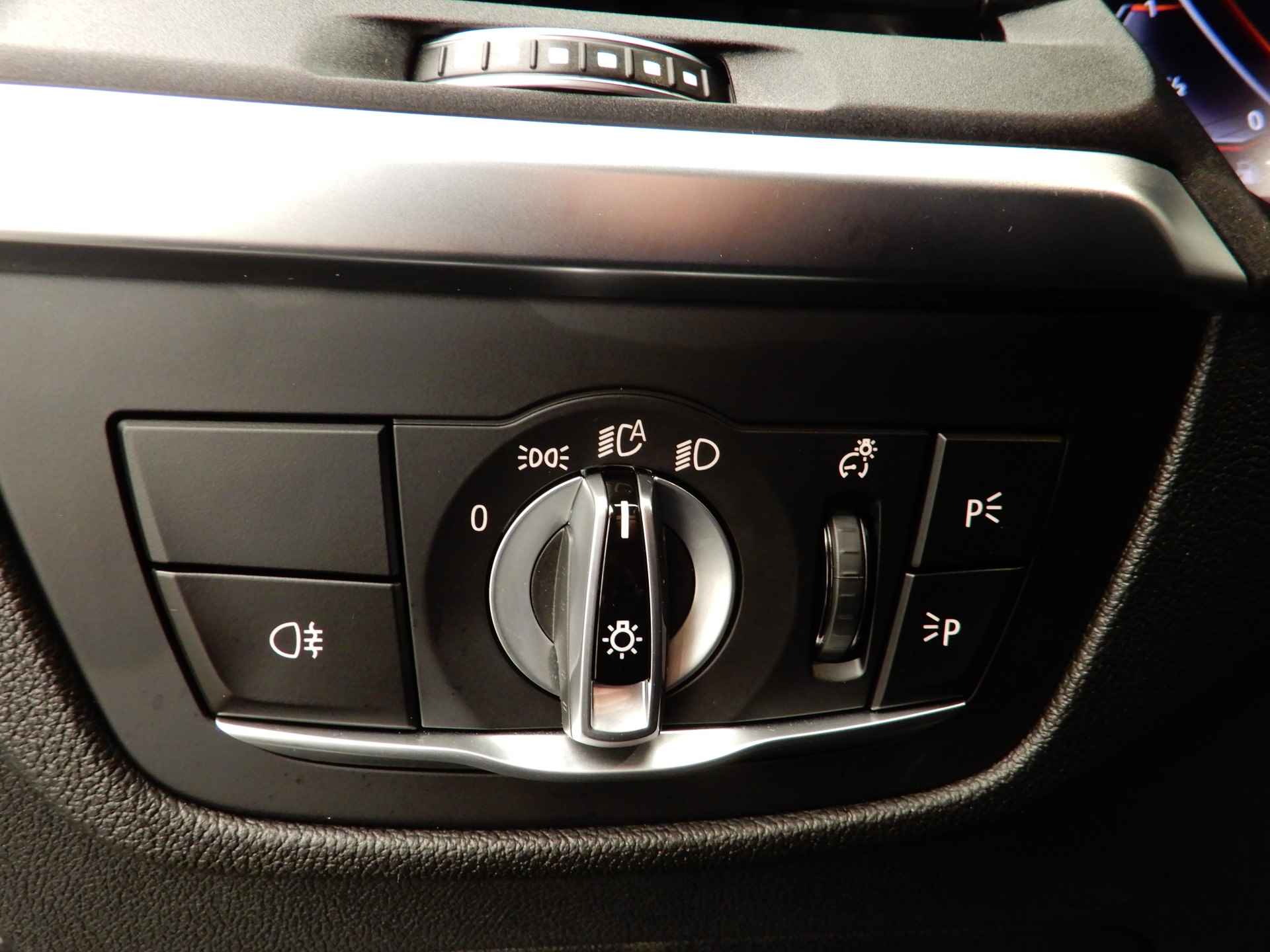 BMW X4 xDrive20i M-Sportpakket Laserlicht / Leder / Navigatie / Sportstoelen / Stoelverwarming / Keyles go / DAB / Hifi speakers / Alu 20 inch - 28/40