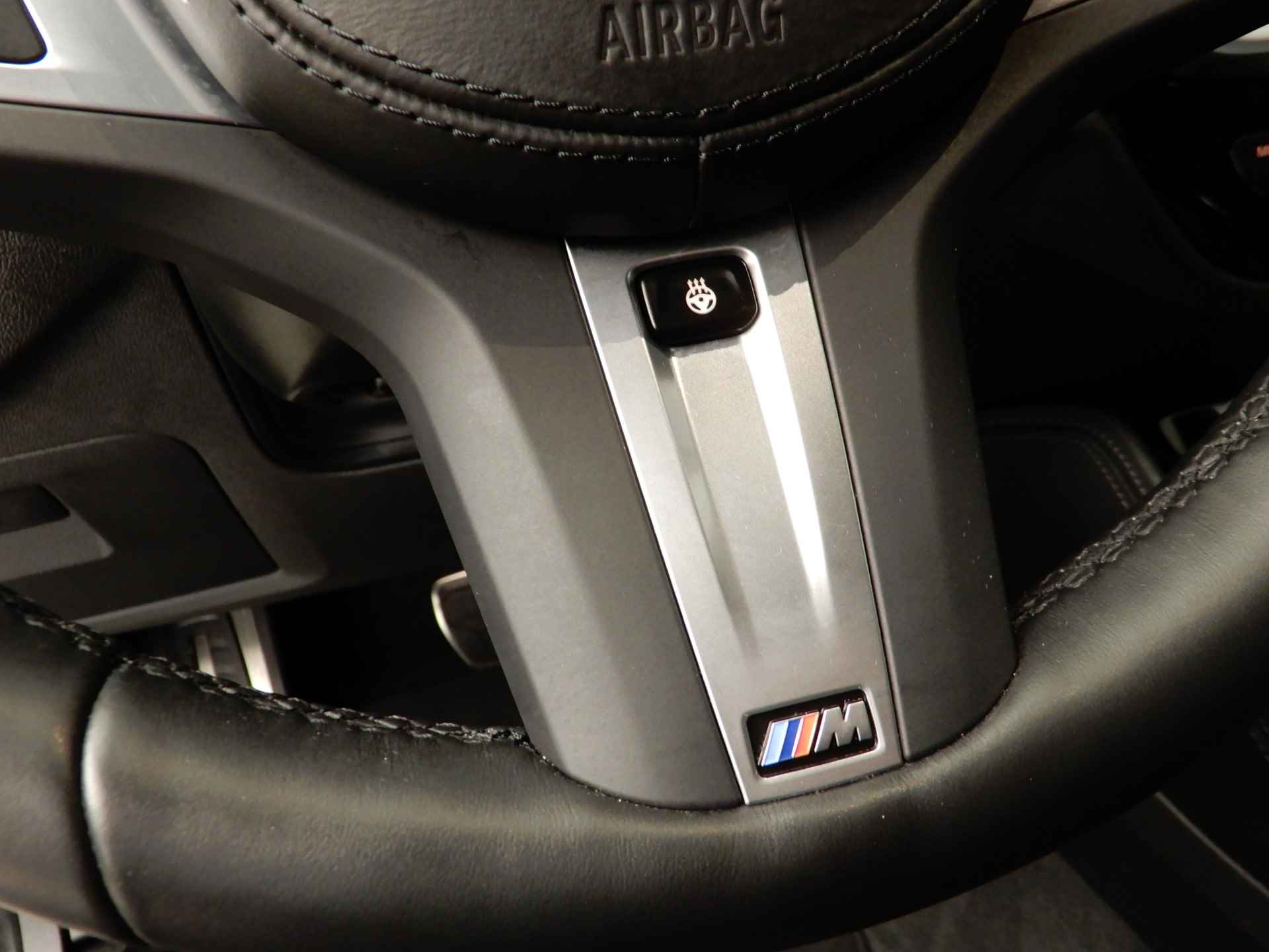 BMW X4 xDrive20i M-Sportpakket Laserlicht / Leder / Navigatie / Sportstoelen / Stoelverwarming / Keyles go / DAB / Hifi speakers / Alu 20 inch - 29/40