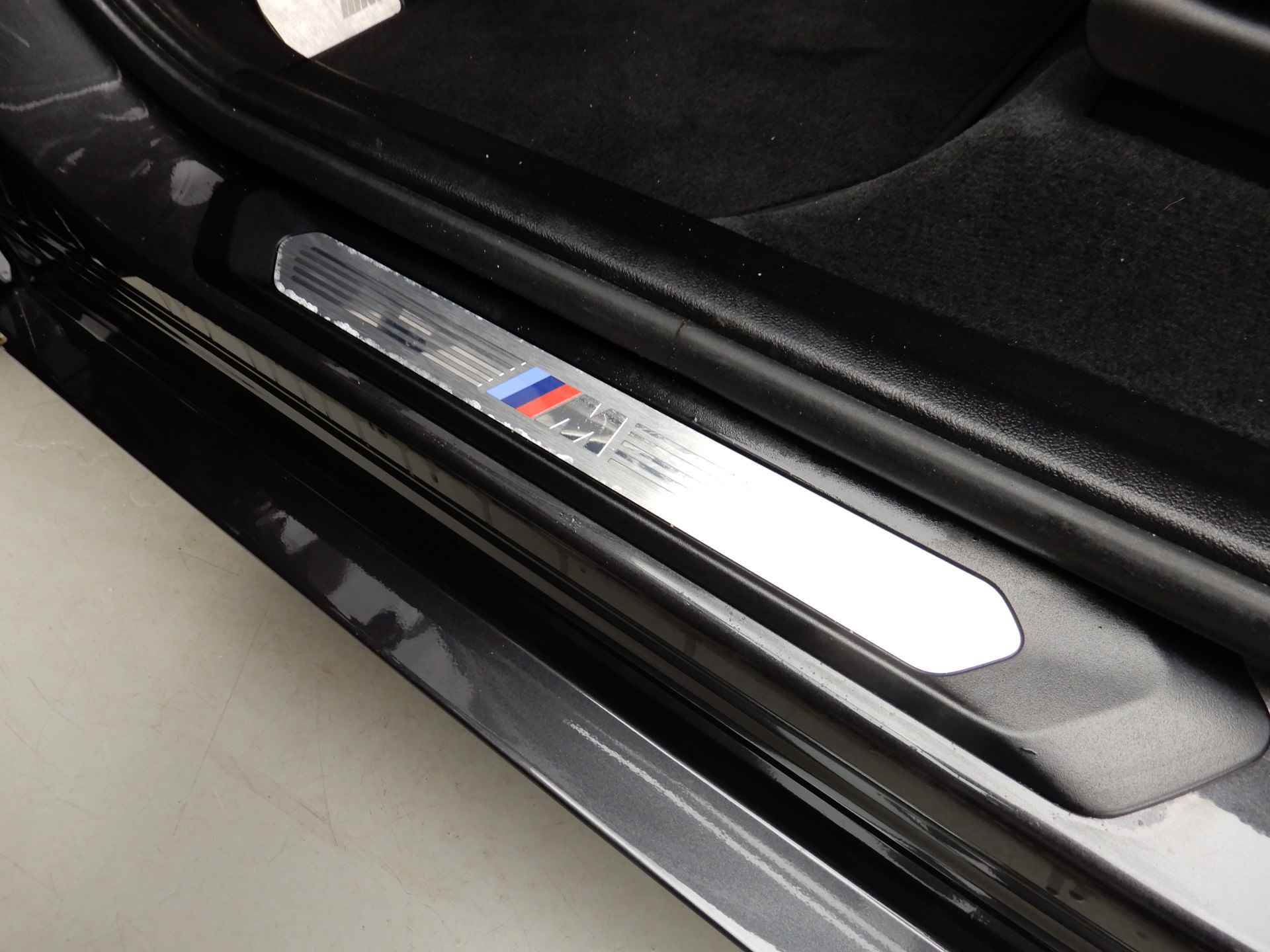 BMW X4 xDrive20i M-Sportpakket Laserlicht / Leder / Navigatie / Sportstoelen / Stoelverwarming / Keyles go / DAB / Hifi speakers / Alu 20 inch - 35/40