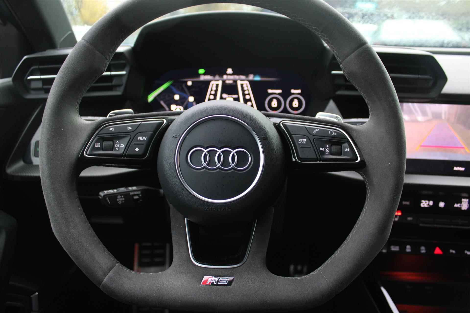 Audi Rs3 2.5TFSI 400PK Quattro Sedan | Origineel |  Top! | Schuifdak | Camera | HUD | B&O | Carplay | Adaptive Cruise & Climate Control | Alcantara Steer | - 17/29