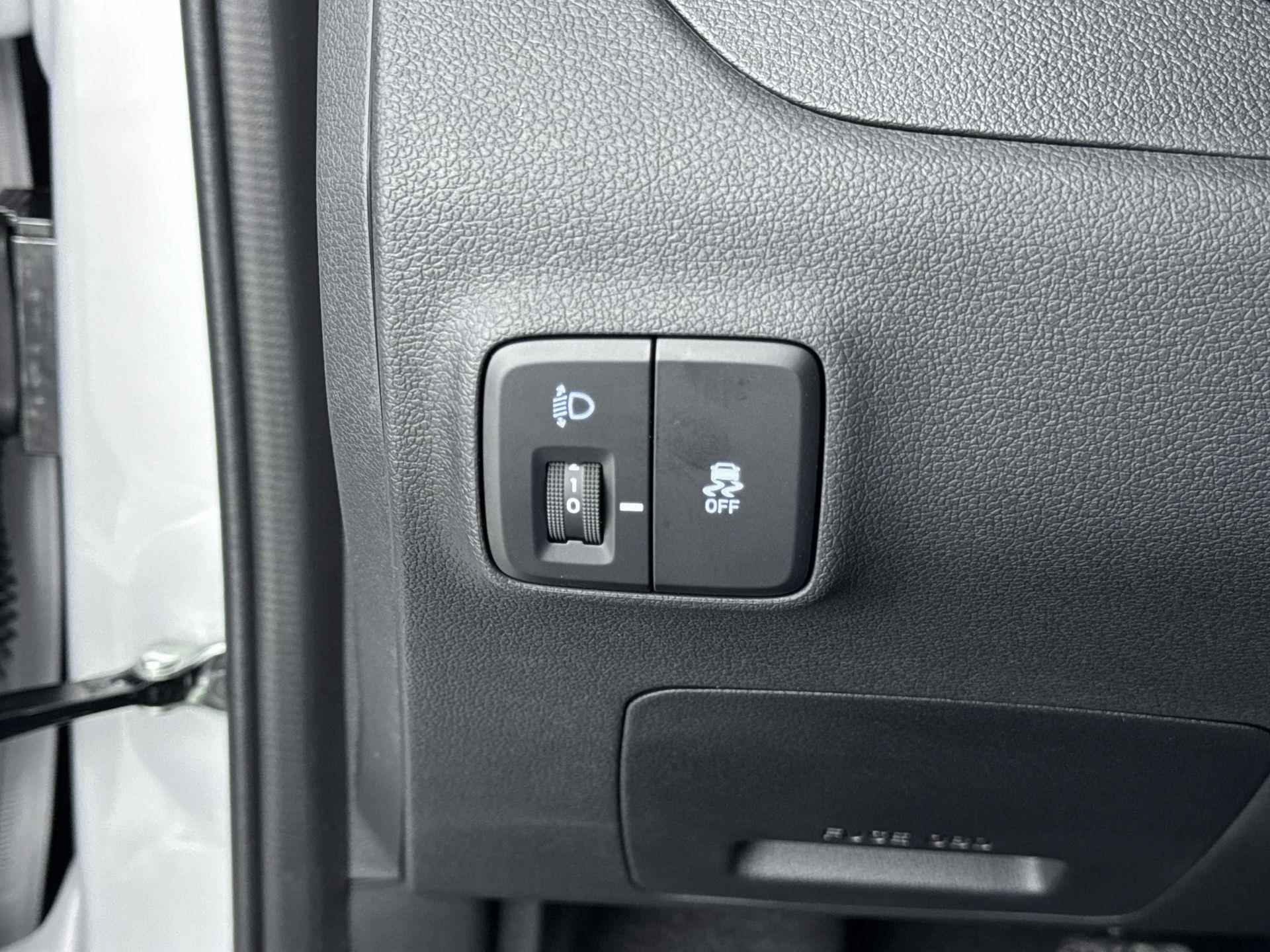 Hyundai i10 1.0 Comfort | Incl. €2300,- Prijspakkersactie! | Apple Carplay | Android Auto | Cruise control | Armsteun | Airco | - 25/27