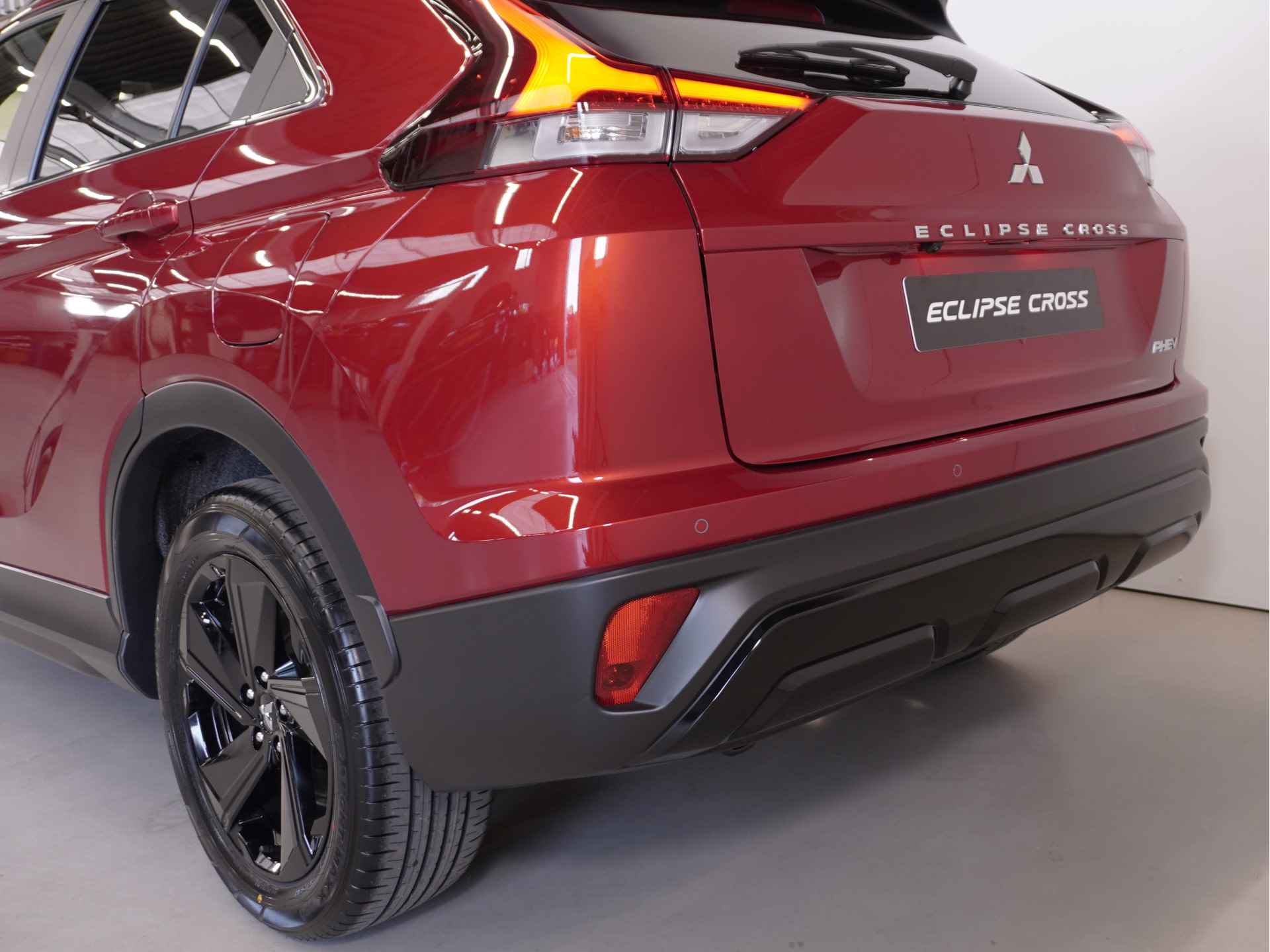Mitsubishi Eclipse Cross 2.4 PHEV Black Edition Tijdelijk van € 47.770 voor € 43.770 | Uit voorraad leverbaar | Carbon details | - 7/47