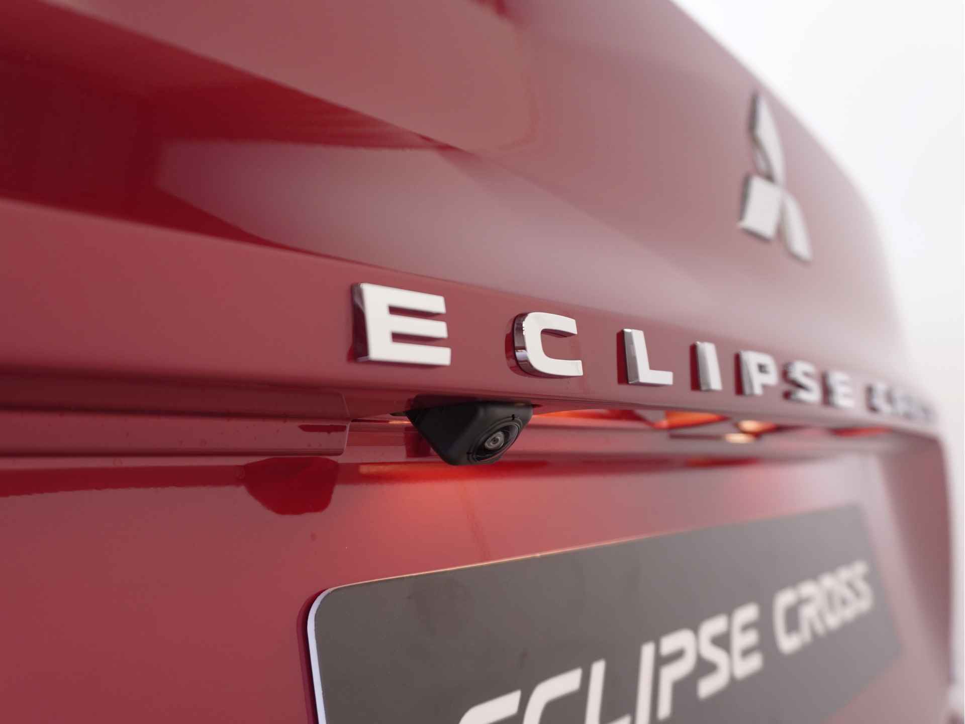 Mitsubishi Eclipse Cross 2.4 PHEV Black Edition Tijdelijk van € 47.770 voor € 43.770 | Uit voorraad leverbaar | Carbon details | - 8/47