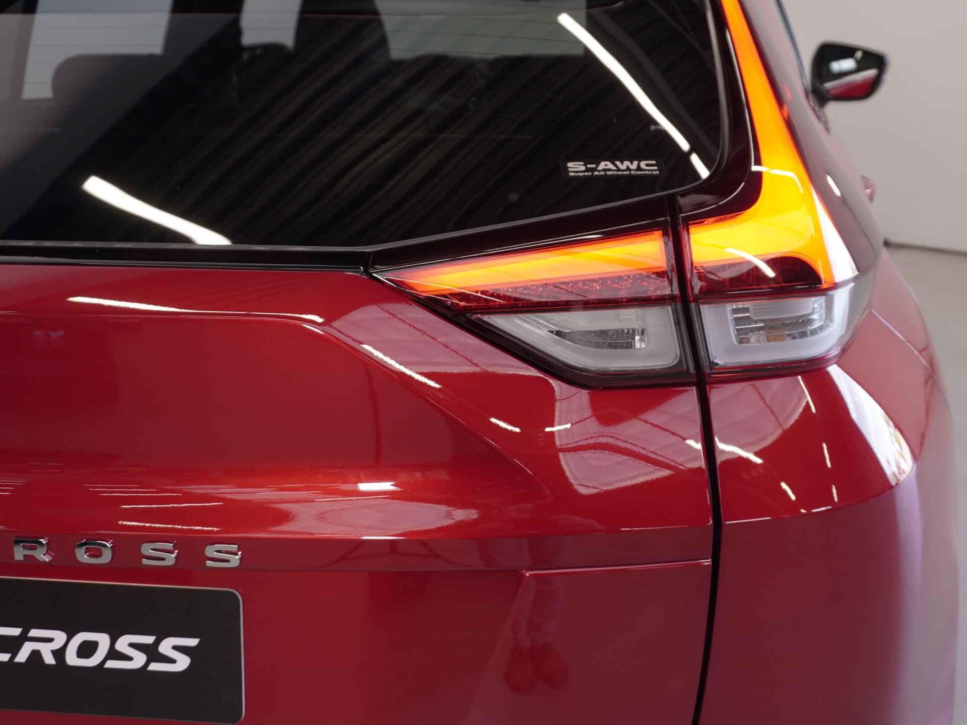 Mitsubishi Eclipse Cross 2.4 PHEV Black Edition Tijdelijk van € 47.770 voor € 43.770 | Uit voorraad leverbaar | Carbon details | - 15/47