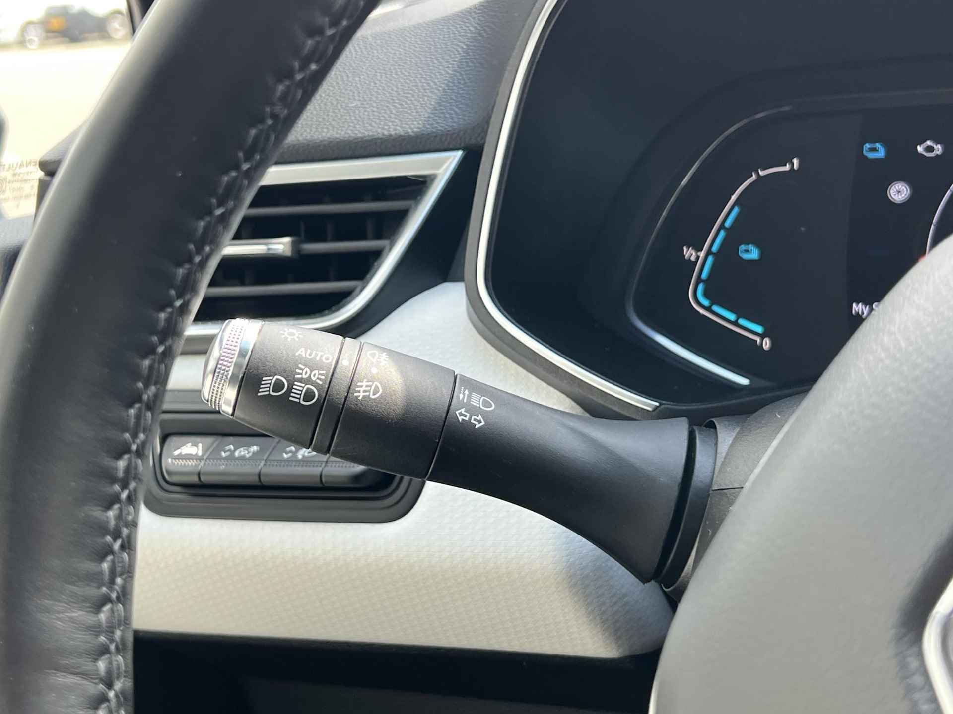 Renault Clio 1.6 E-Tech Hybrid 140 Intens , Navigatie groot, Stoel & stuur verwarming, Lichtmetaal 17'', Key-less, Achteruitrijcamera, LED, Parkeersensoren, Cruise Control, Climate Control - 15/35