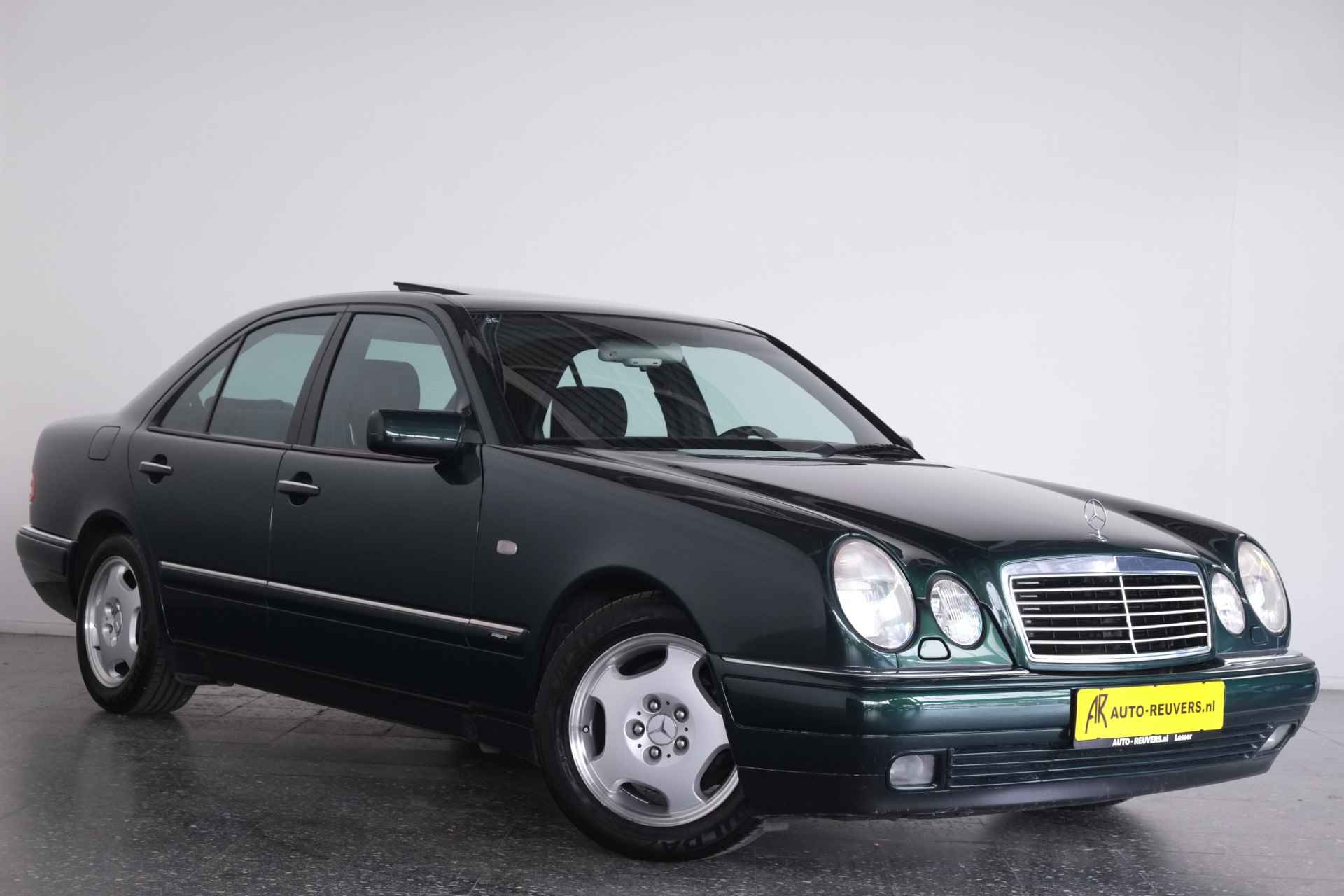 Mercedes-Benz E-Klasse 230 Avantgarde VOOR DE LIEFHEBBER / Airco / Schuifdak - 3/19