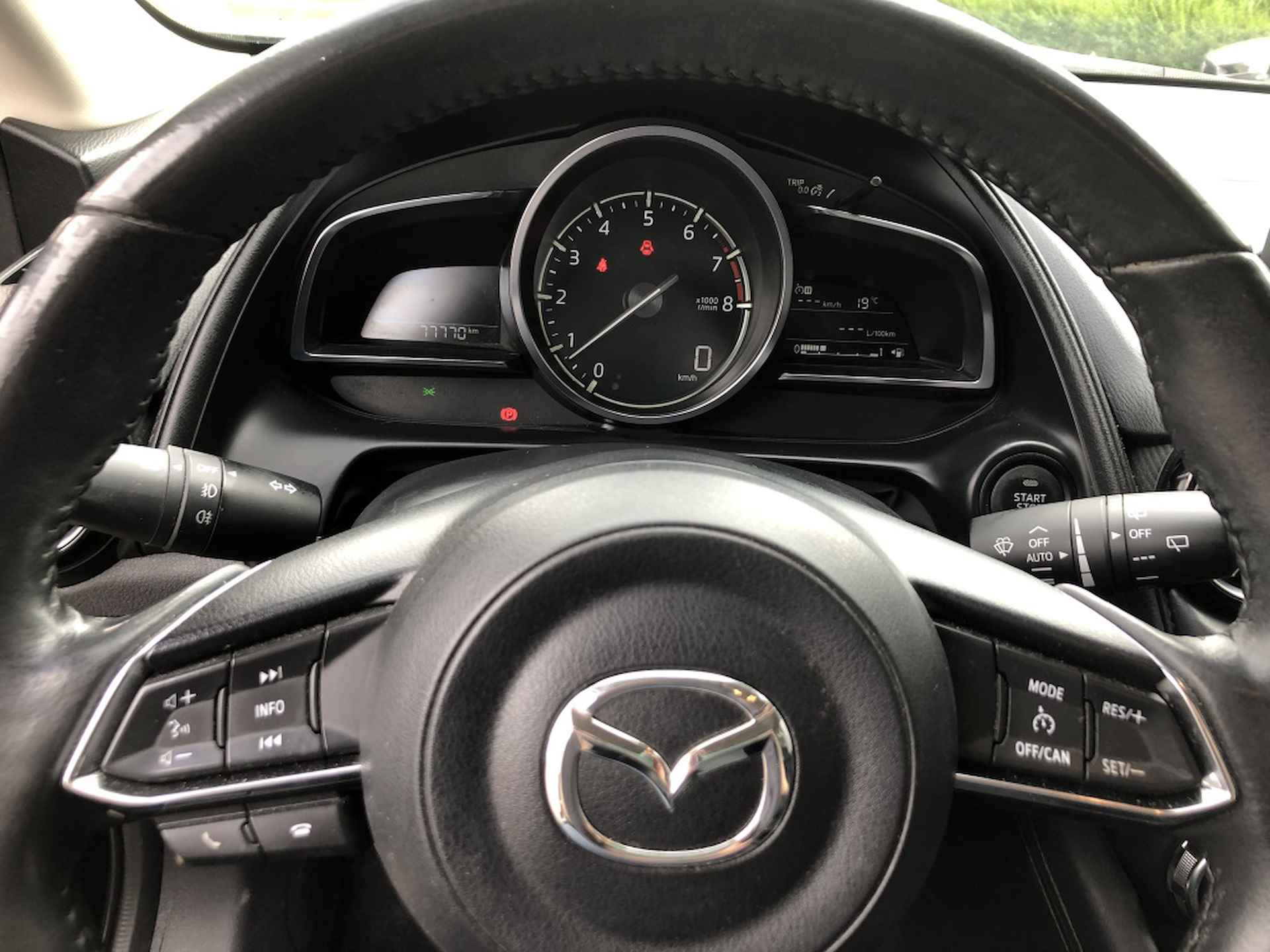Mazda CX-3 2.0 SkyActiv-G Luxury HUD Keyless entry - 14/23